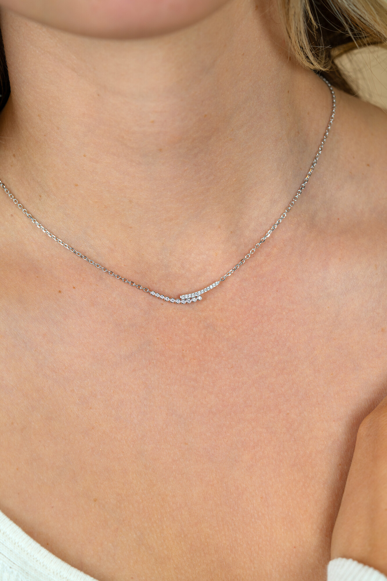 ZINZI zlv. collier slagmodel met zirc.ronde/pootzetting