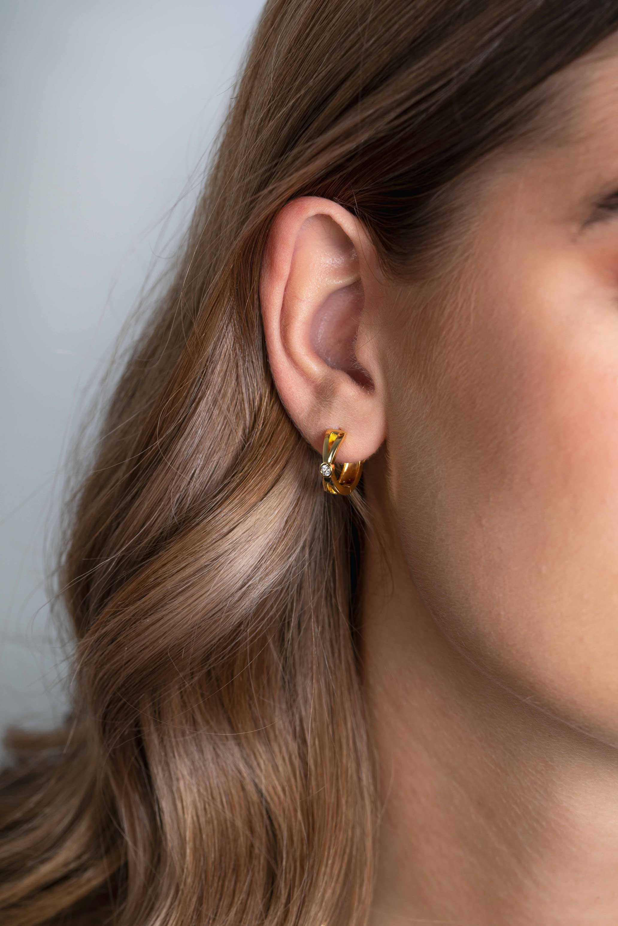 ZINZI silberne Ohrringe extra 14K gelb vergoldet mit X-Form und weißen Zirkonia 17x5mm ZIO2194Y