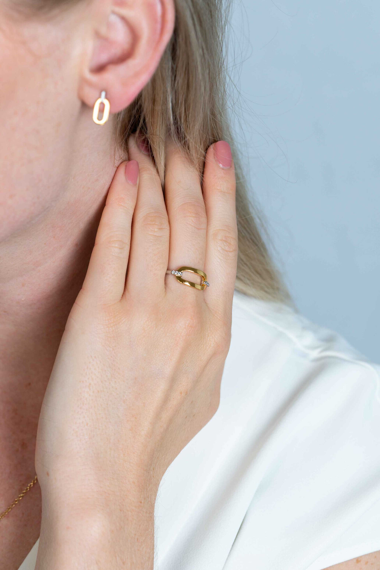 ZINZI silberner Ring Ovalform mit weißen Zirkonias ZIR2248