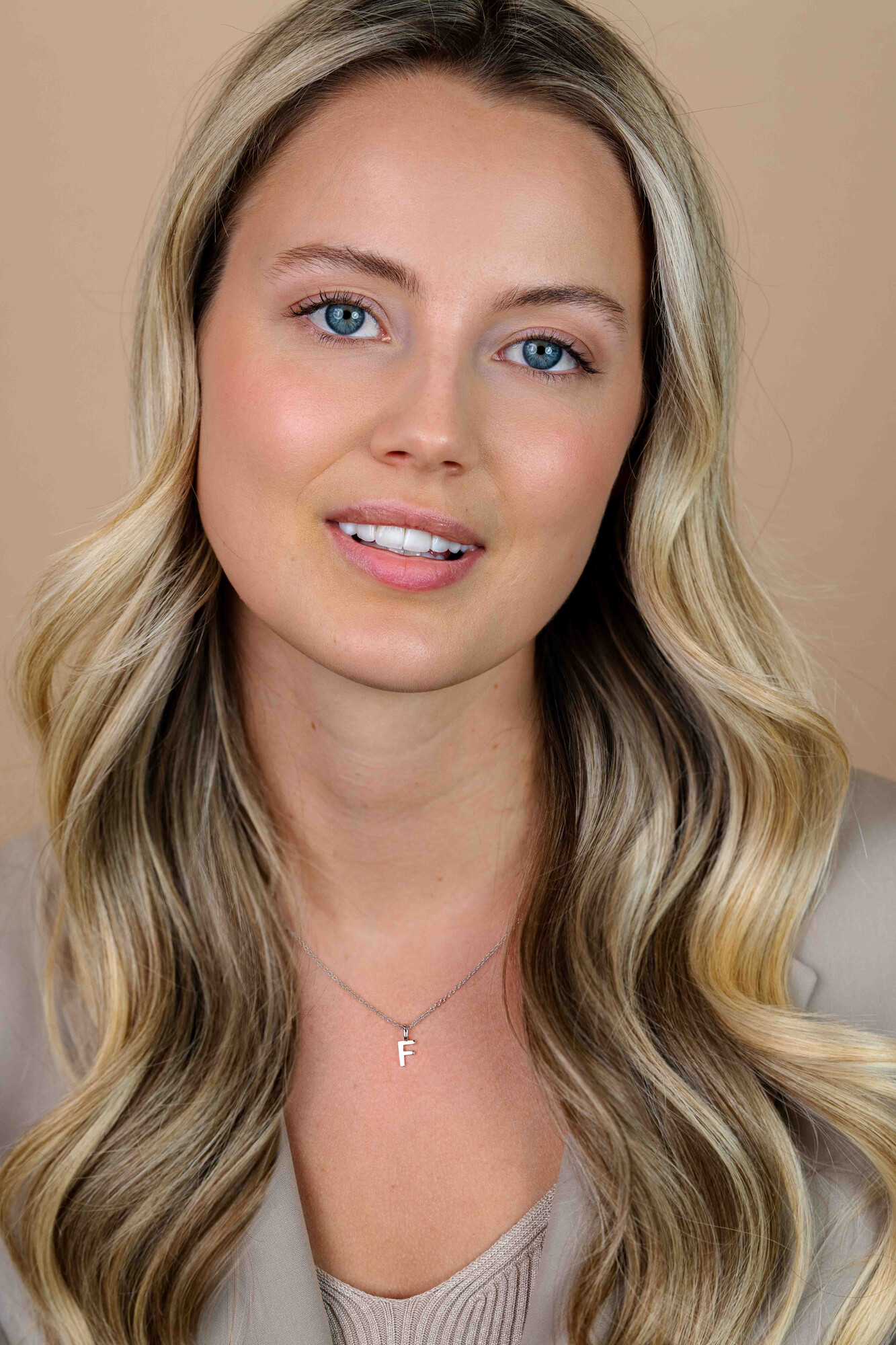 ZINZI silberner Buchstaben Anhänger F ZIH2140F