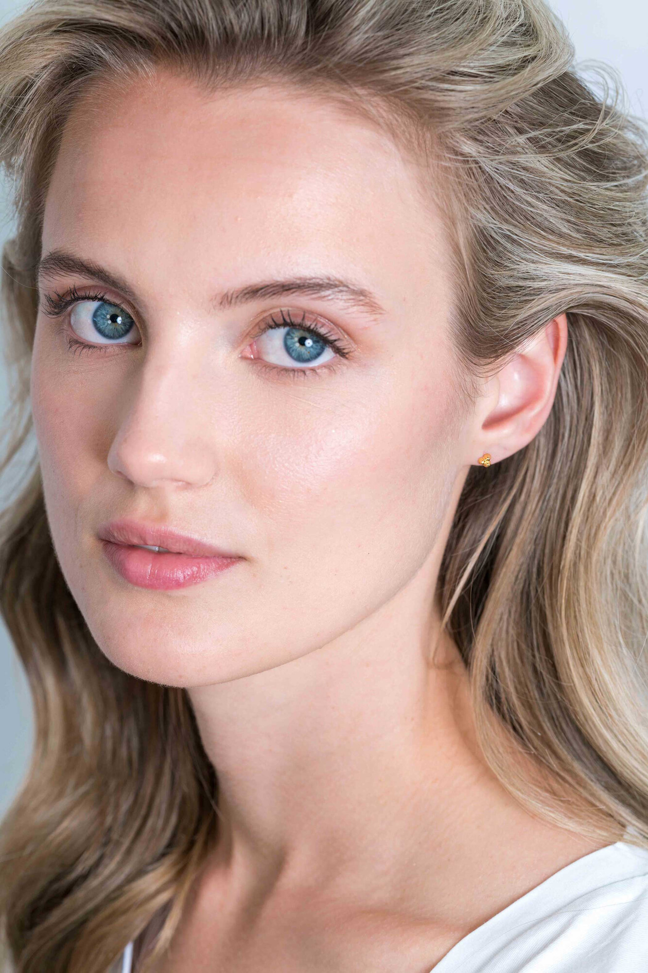 ZINZI silberne Ohstecker 14K gelb vergoldet 4mm 3 Kugel ZIO2169G