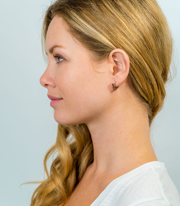 ZINZI silberne Luxus Ohrringe quadratische rohrförmig Dreieck Form 18x2,5mm ZIO1684