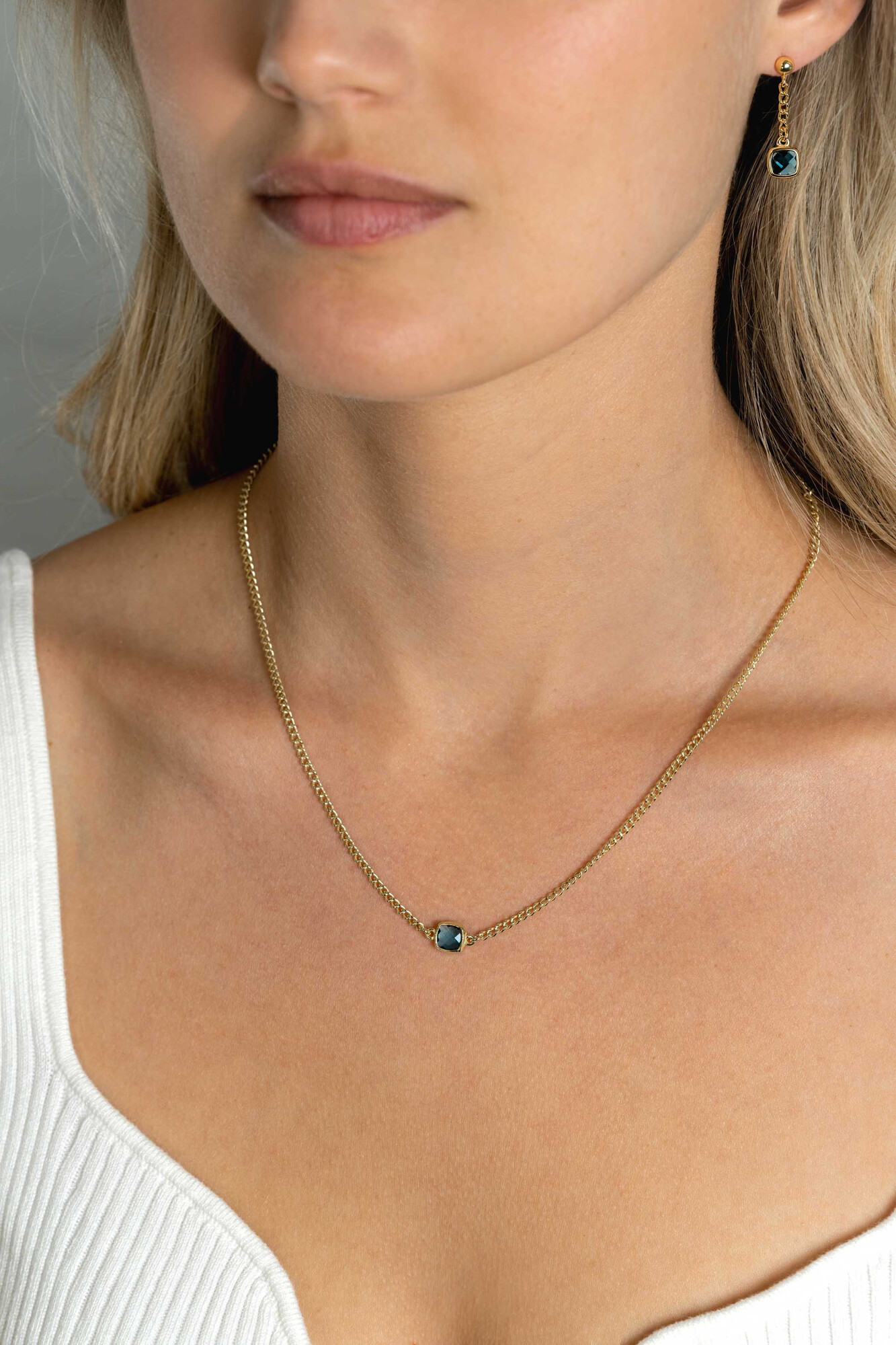 ZINZI zlv. collier gg.verg. grmt. met blauwe vk zirc.