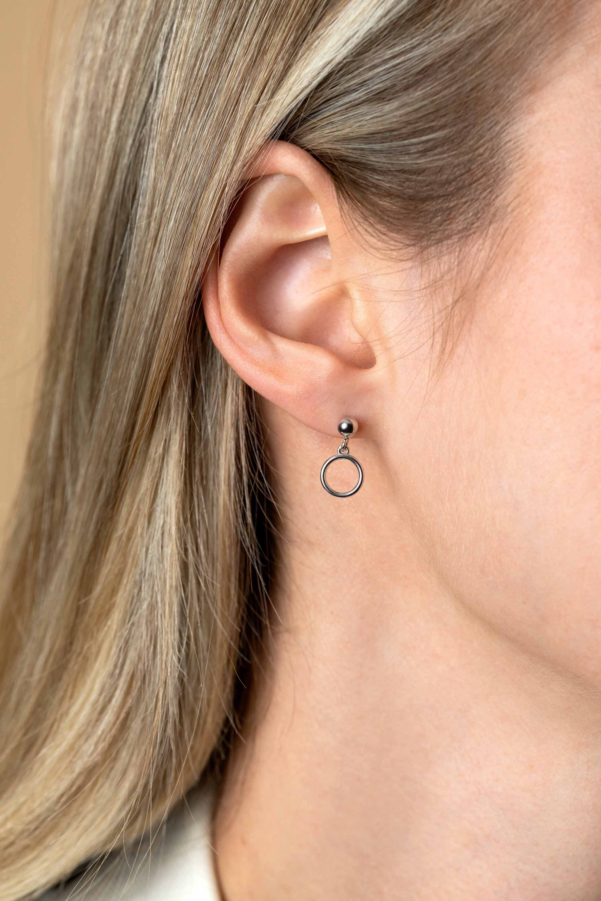 ZINZI zlv. oorsteker met open rondje eraan