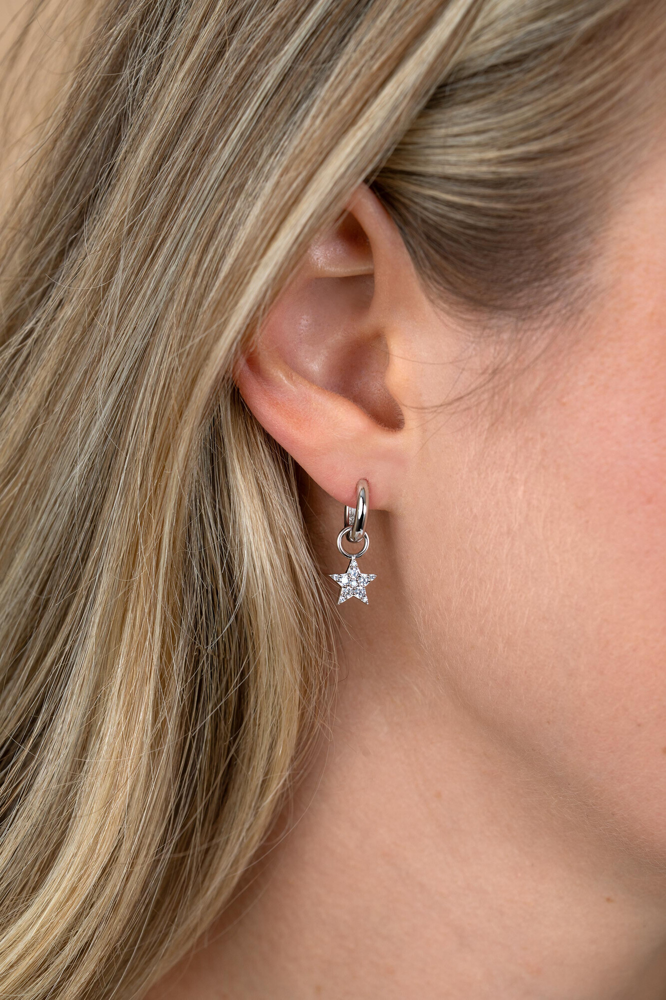 ZINZI zlv. oorbedels ster pave bezet zirconia's