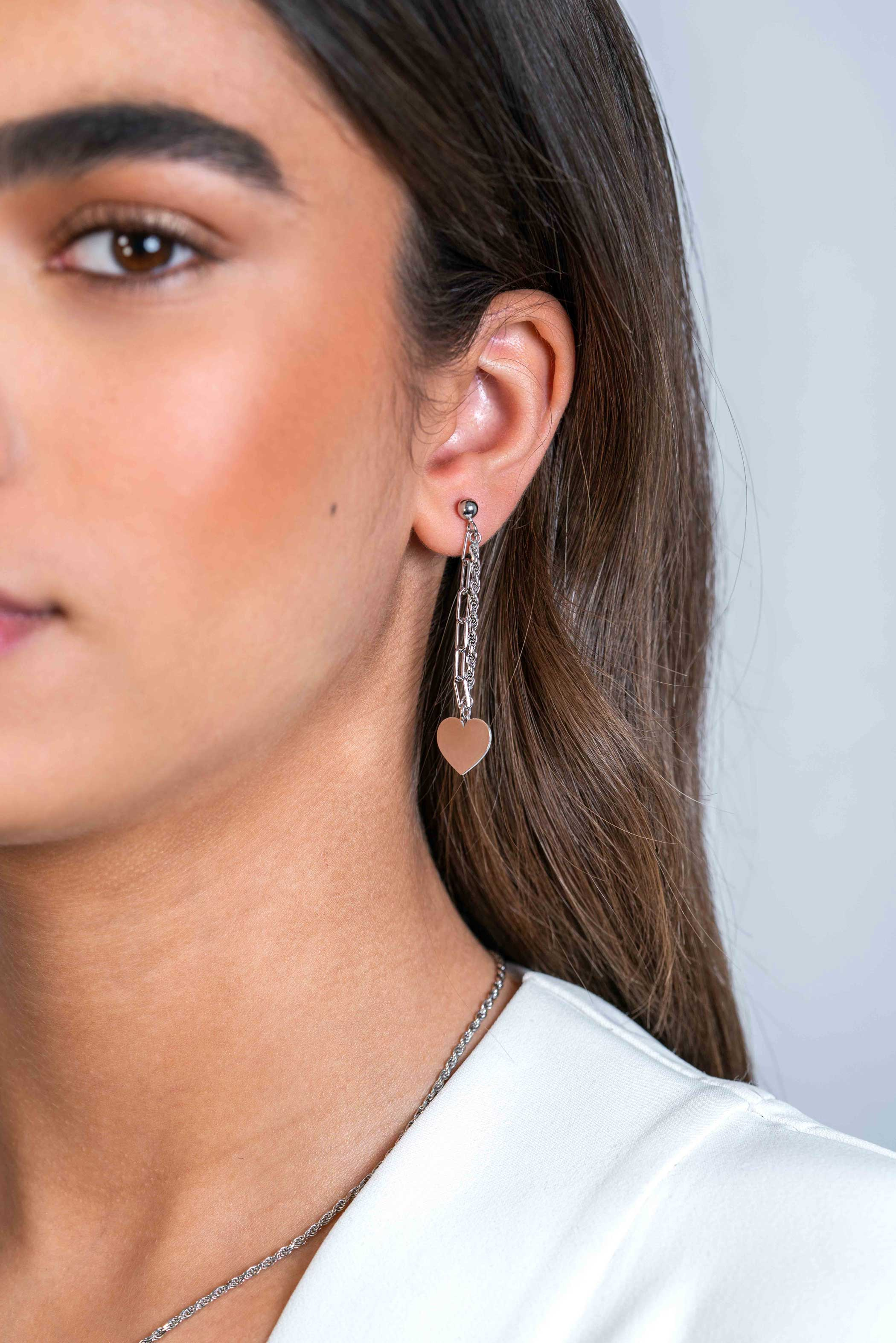 ZINZI zlv. oorstekers paperclip/koord hart hanger