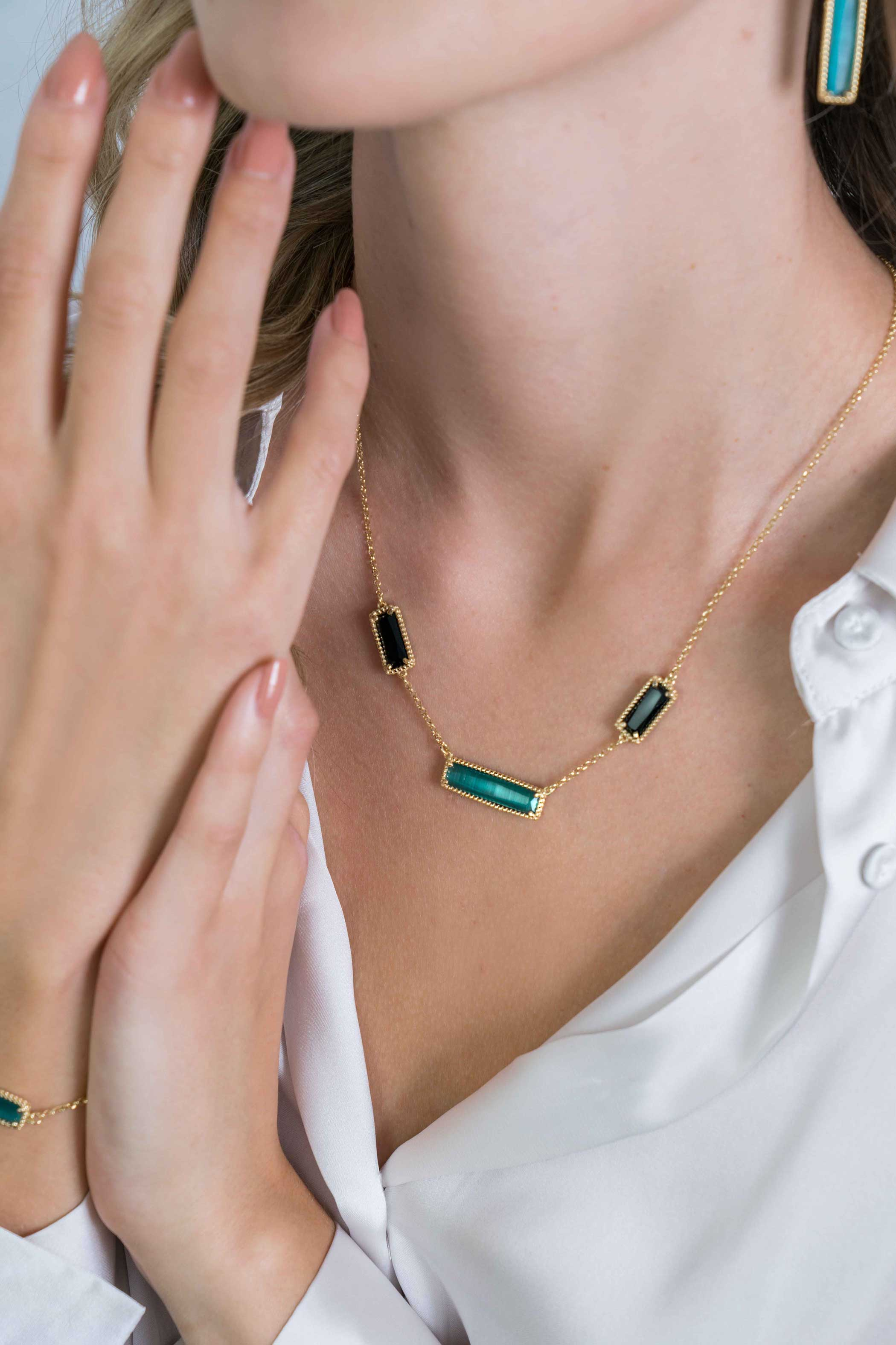 ZINZI silberne Fantasie Halskette 14K gelb vergoldet mit große rechteckige Farbsteine grün/schwarz 42-45cm ZIC2112