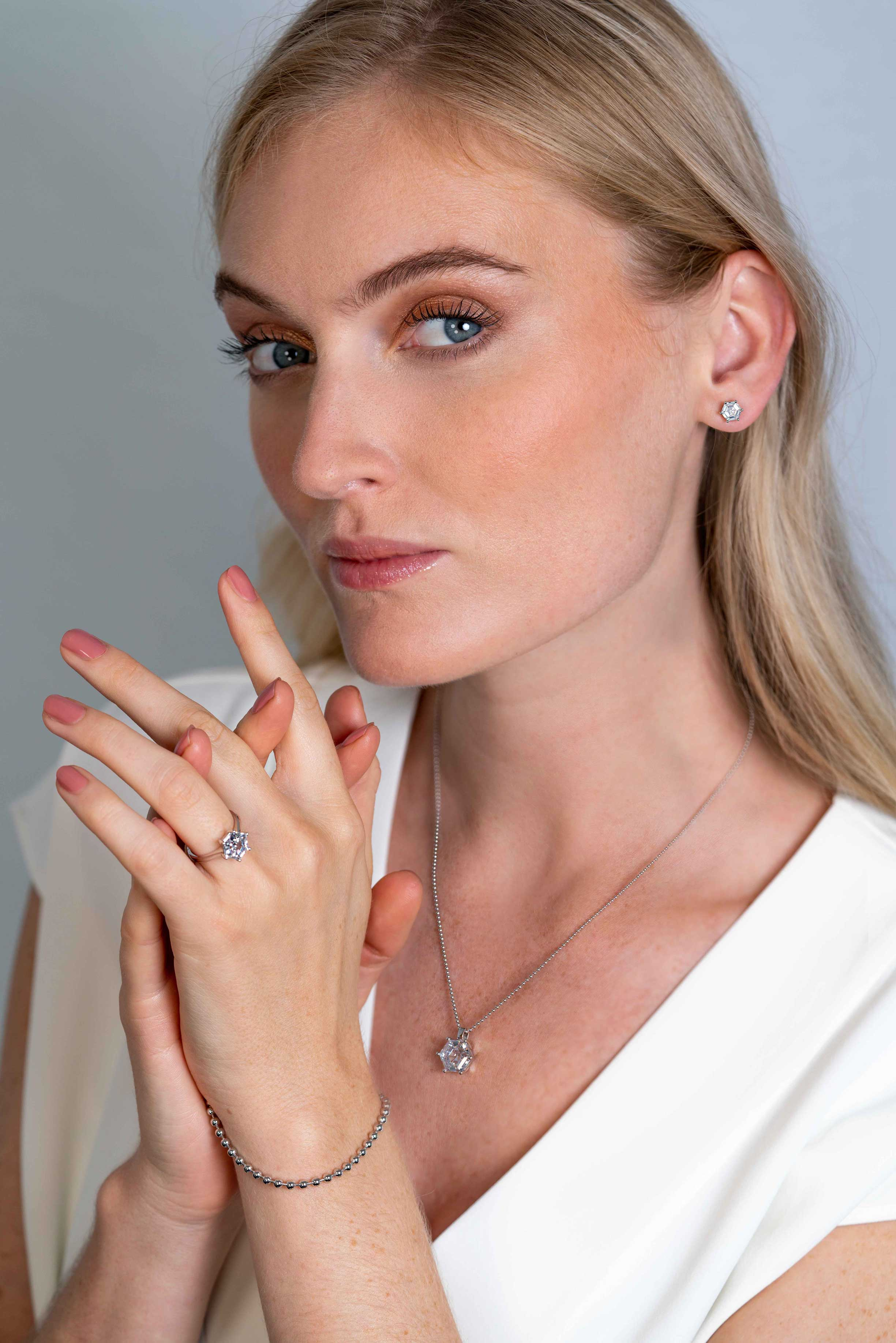 ZINZI silberner Ring mit sechseckigen weißen Zirkonia 10mm ZIR2259