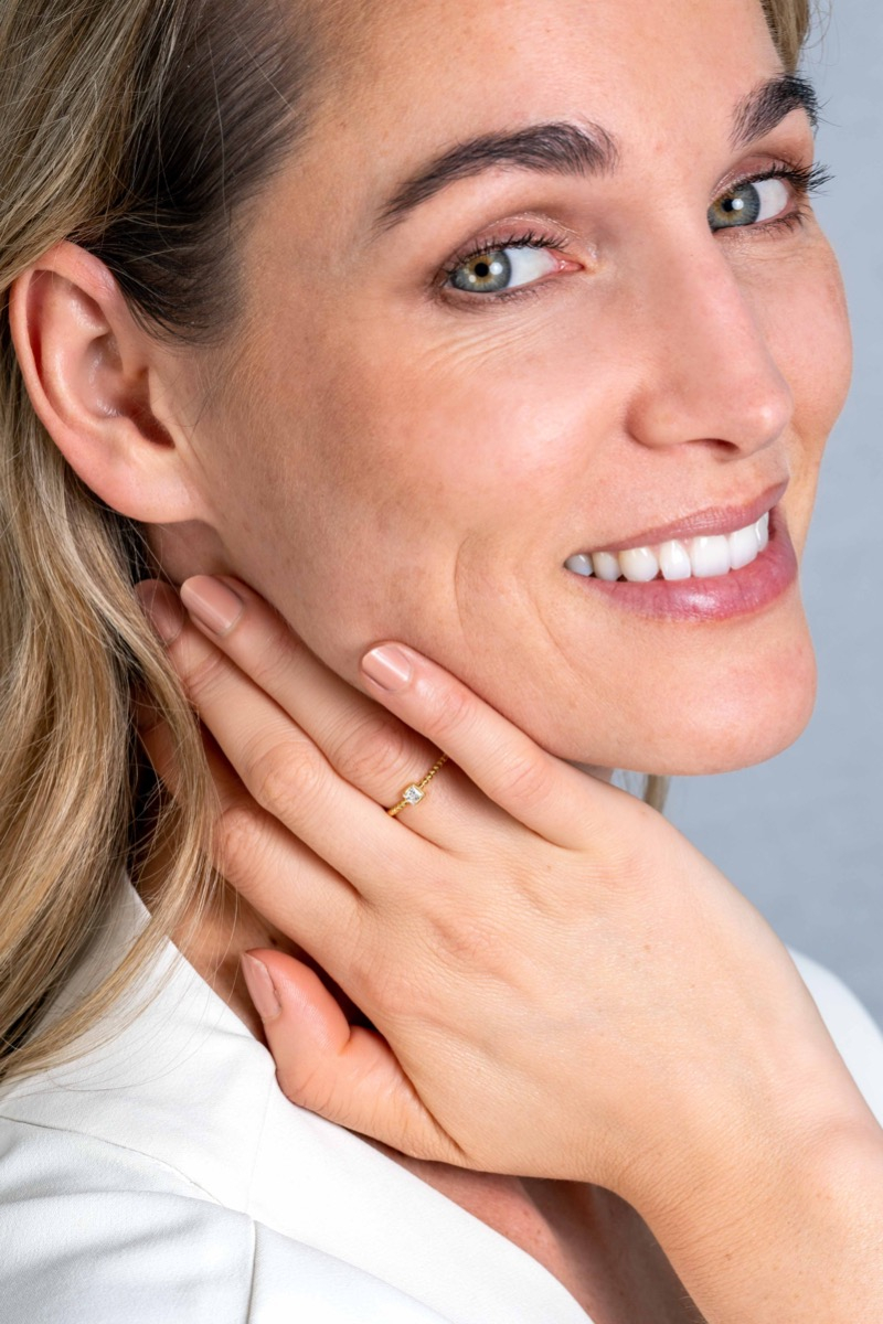 ZINZI Gold bolletjes ring met vierkante zirc. mt. 52