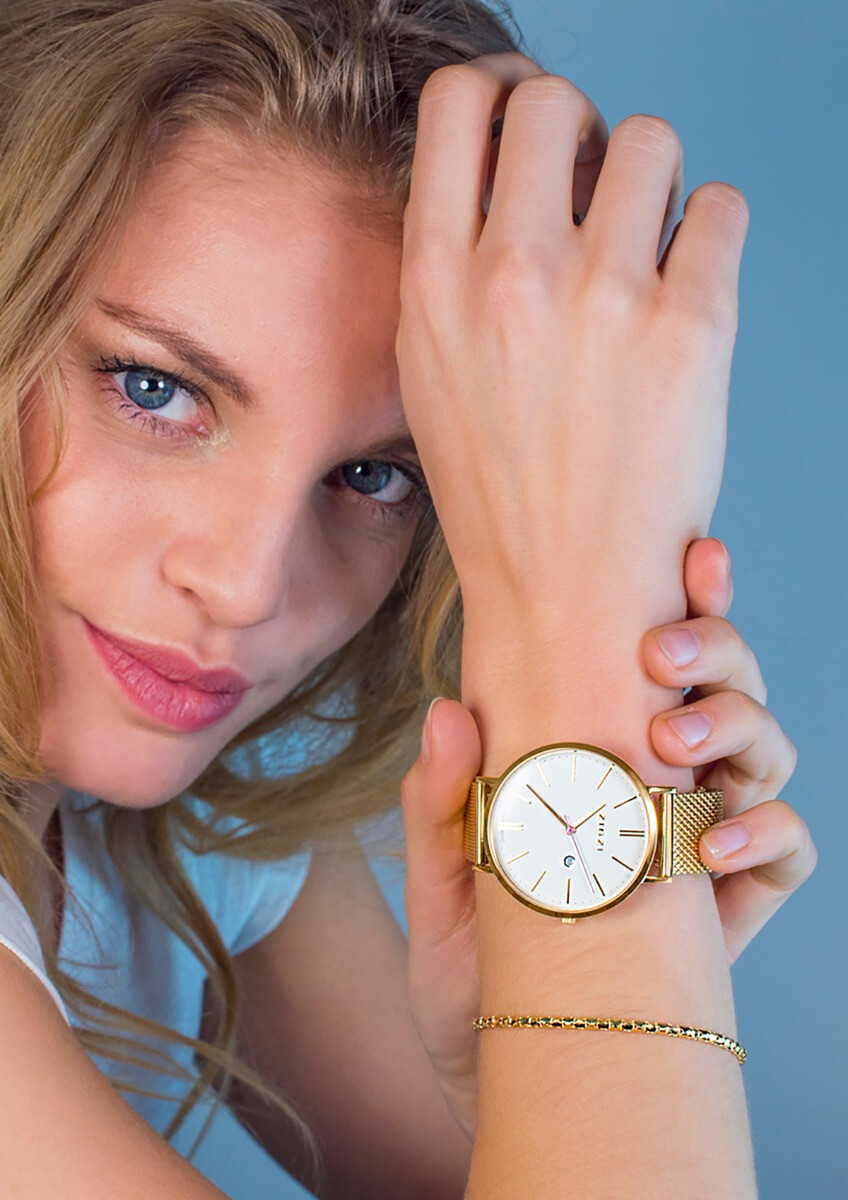 ZINZI Retro Uhr  weißes Zifferblatt und gelbgoldfarbenes Stahlgehäuse  Stahlgitterband gelbgoldfarben 38mm extra dünn ZIW407M