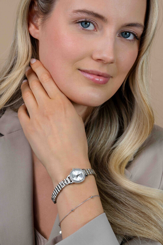 ZINZI Etoile Uhr 20mm Silber-Sunray Zifferblatt Silberfarbige Stahlgehäuse rundum besetzt mit  weißen Kristallen und Silverfarbige Armband ZIW3202