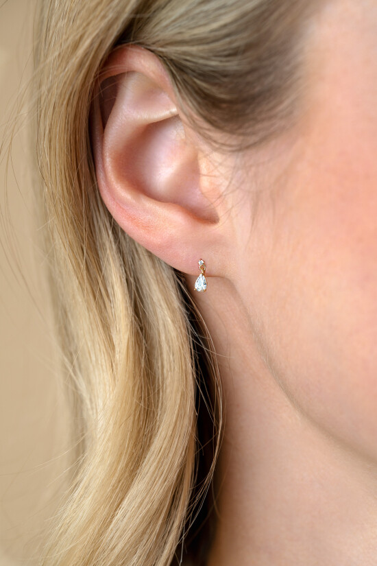 8mm ZINZI Gold 14kt goldene Ohrstecker mit einem tropfenförmigen und runden weißen Zirkonia ZGO514