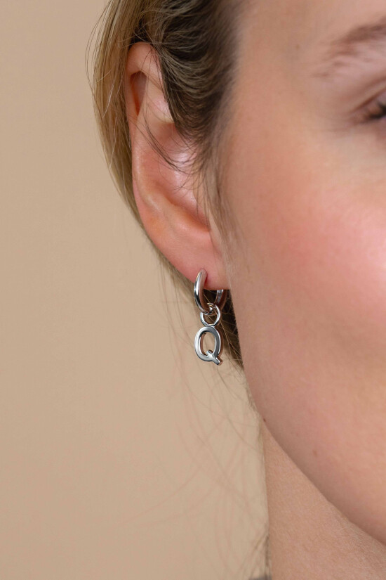 ZINZI silberner Buchstabe Ohranhänger Q Preis pro Stück ZICH2144Q