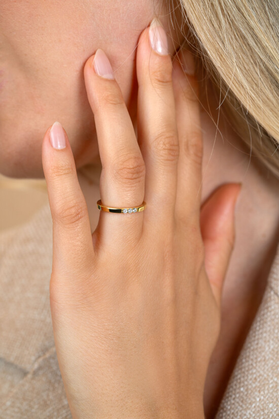 ZINZI silberner glatter Ansteckring gelbvergoldet besetzt mit drei weißen Zirkonias ZIR2130Y