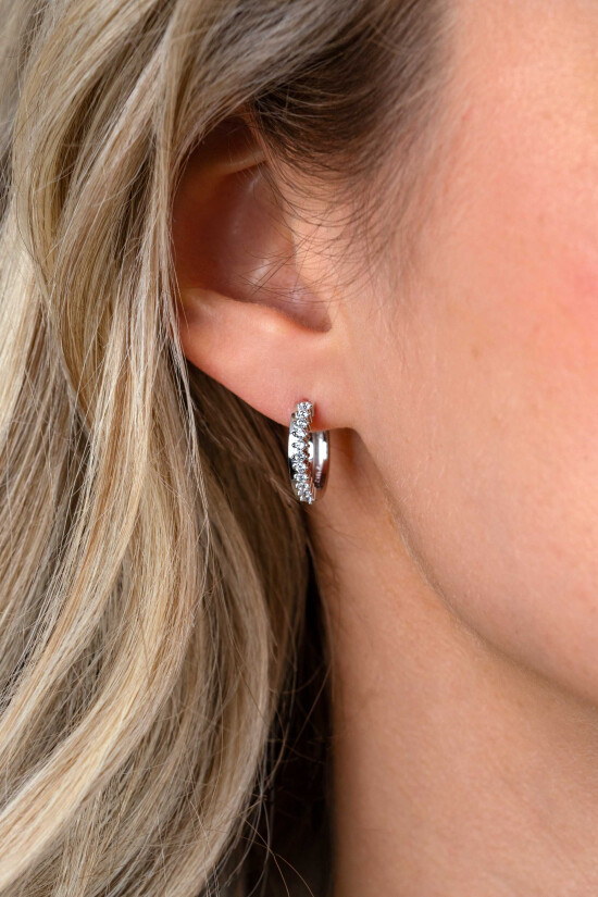 ZINZI zlv. oorringen half glad half zirconia's 15.5x3