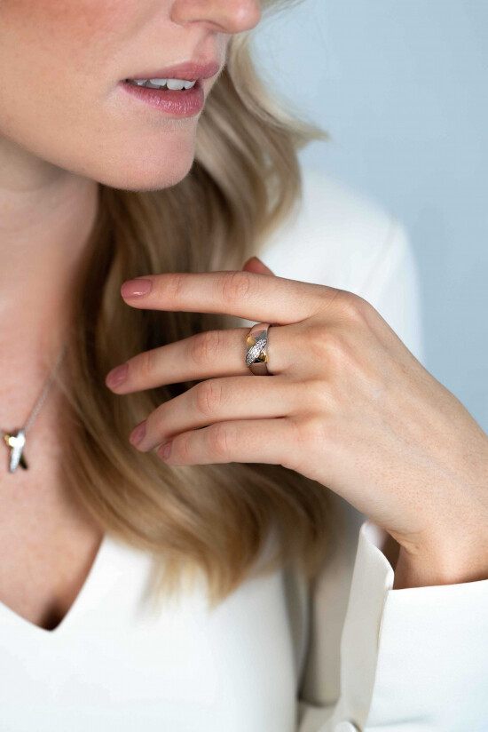 ZINZI Silberner bicolor Ring cross-over besetzt mit weißen Zirkonia ZIR2240