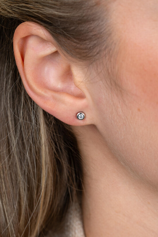 Zinzi silberne Ohrstecker rund 4mm  weiß ZIO1177