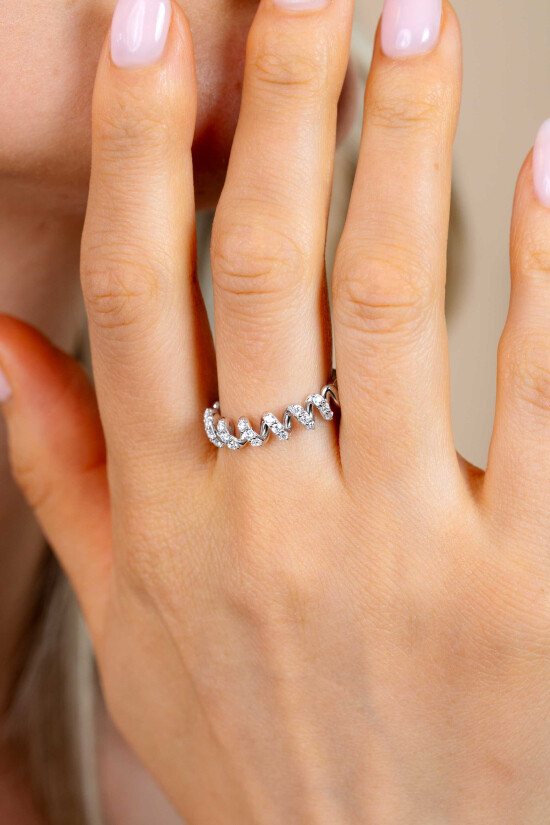 ZINZI zlv. ring wokkel vorm met zirconia's mt.62