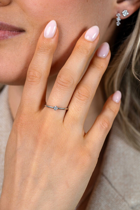 ZINZI zlv. ring met roosje en zirconia mt.62