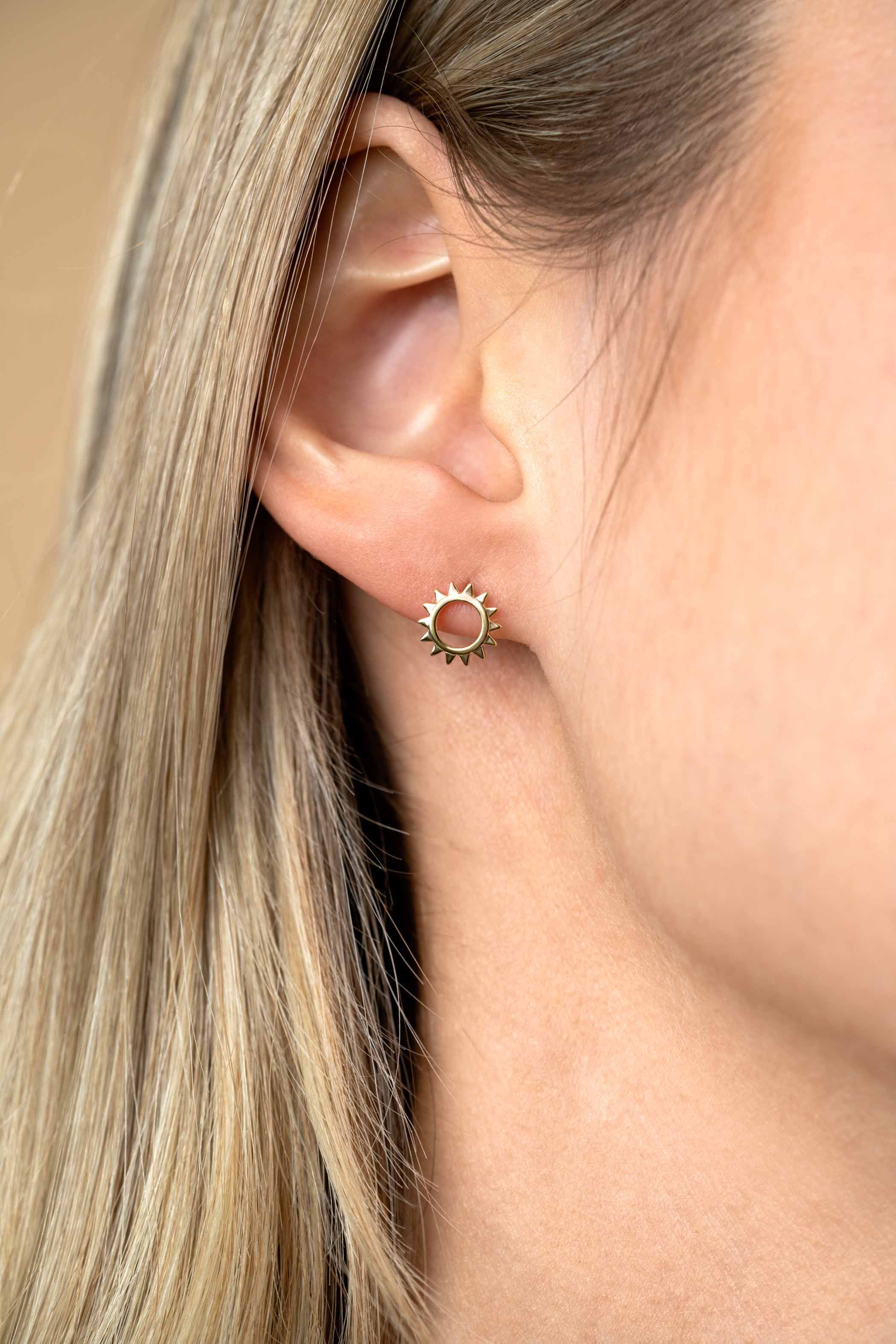 ZINZI GOLD oorknopjes open zon zirconia's 8mm