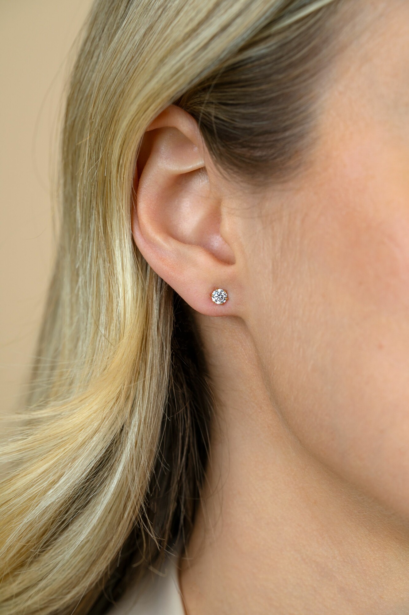 ZINZI GOLD oorknopjes zirconia in chaton 4mm