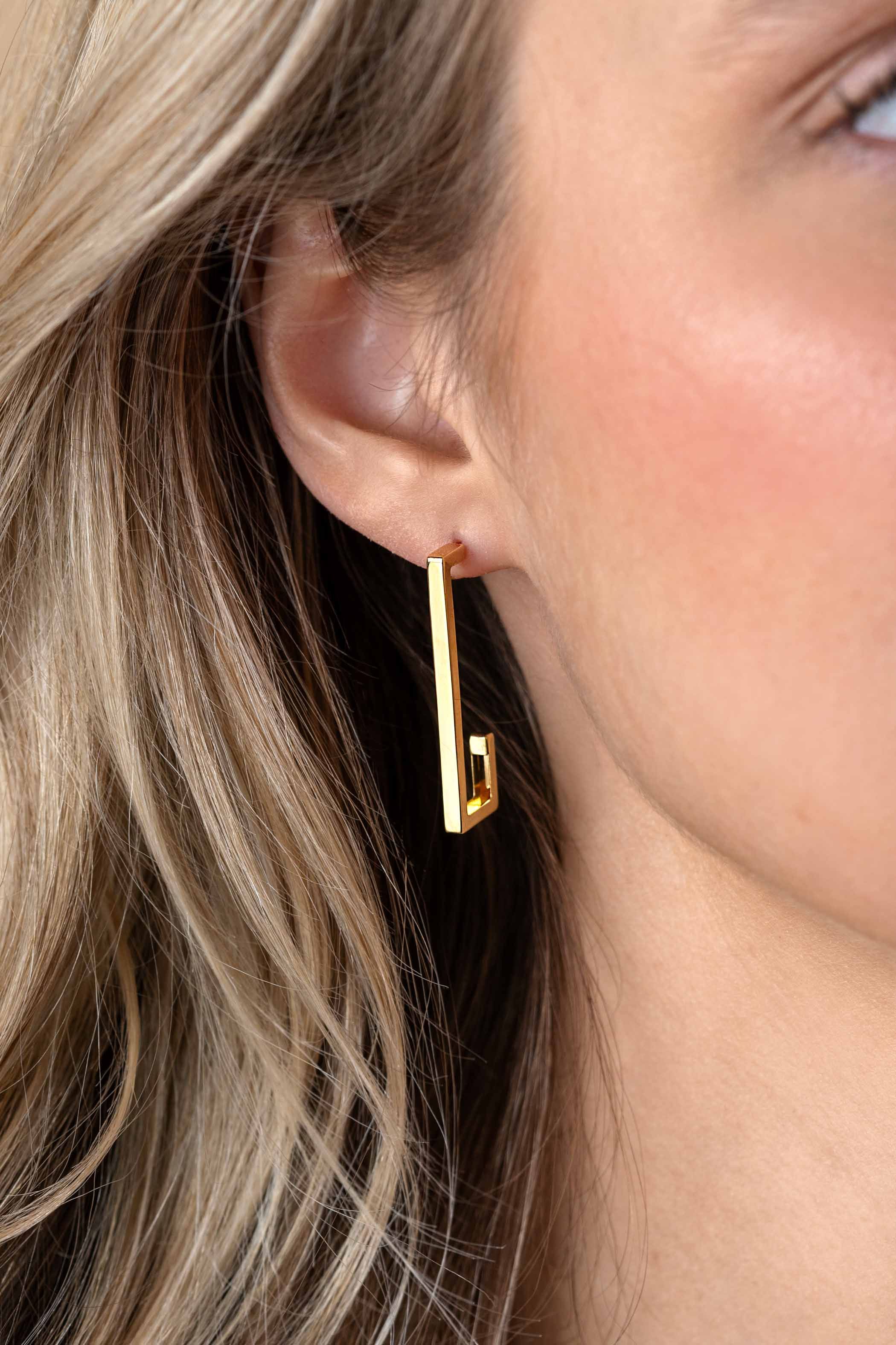 33mm ZINZI Gold 14-karätige Goldohrringe mit großem, klarem rechteckigem Design. Größe 33 x 2,4 mm. ZGO483