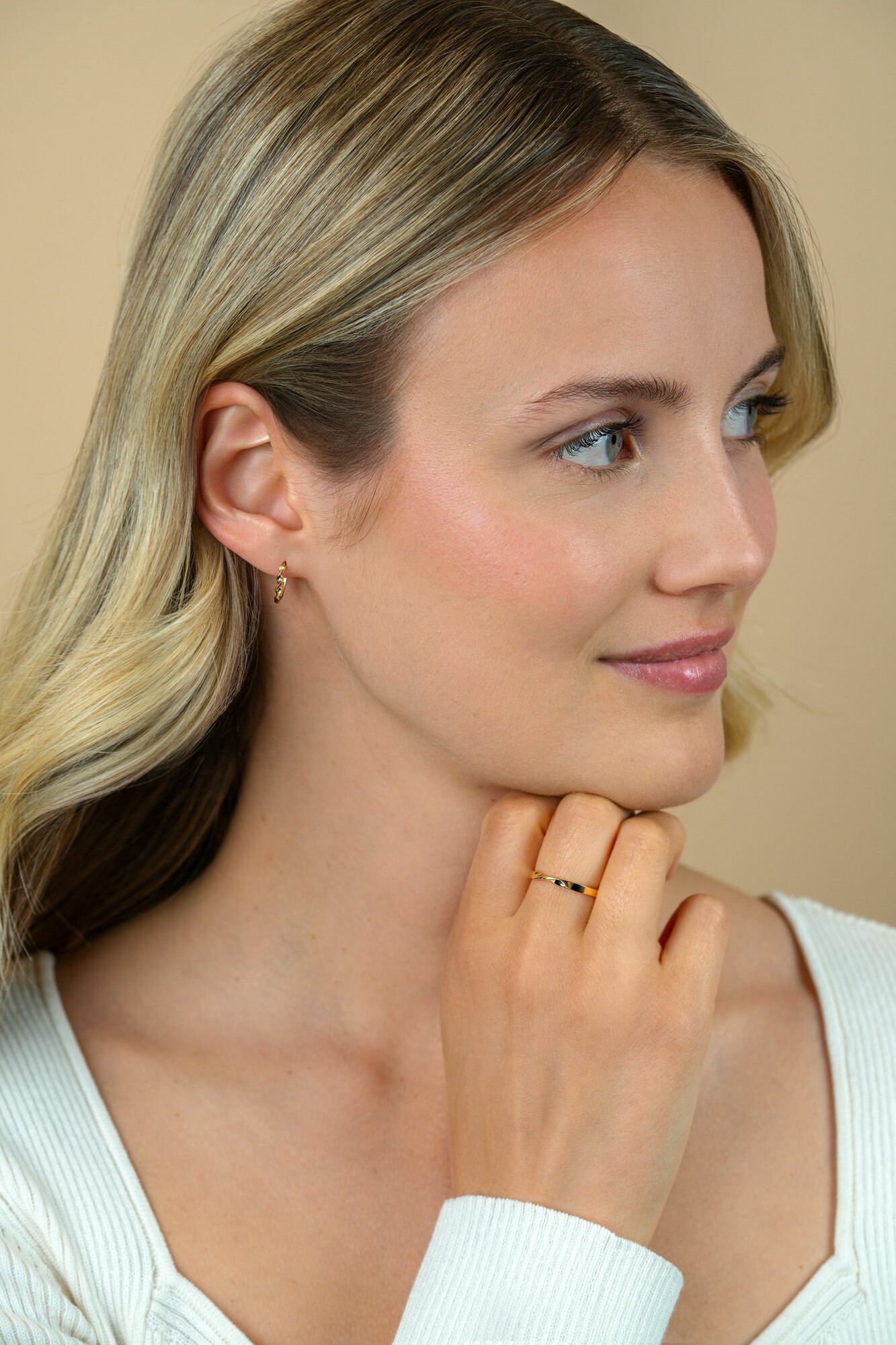 ZINZI Gold 14kt glatter goldener Schiebering mit gedrehter Röhre ZGR525