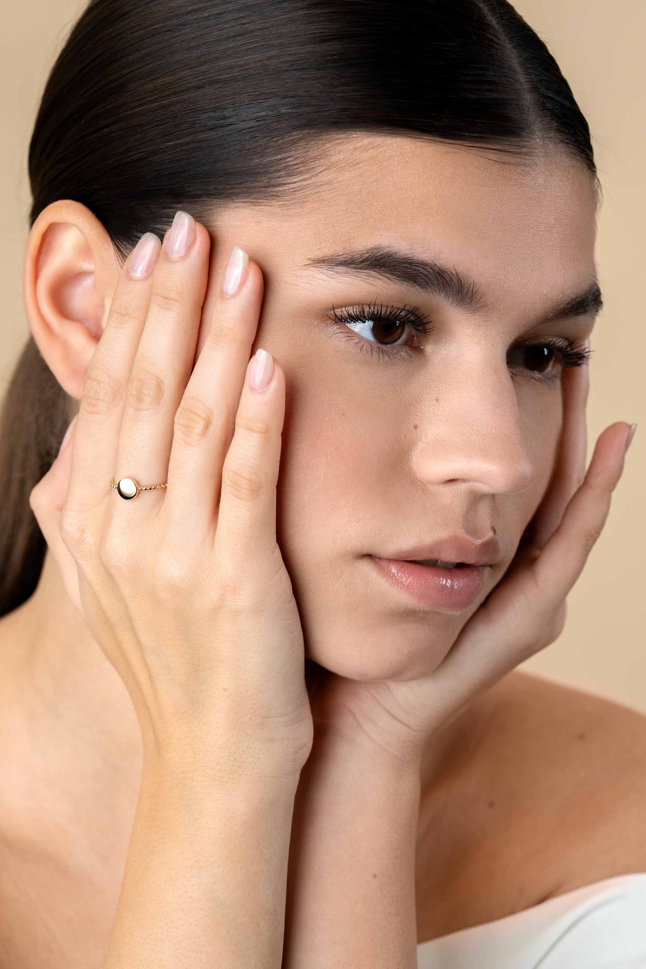 ZINZI GOLD ring bolletjes scheen/rond plaatje m.56