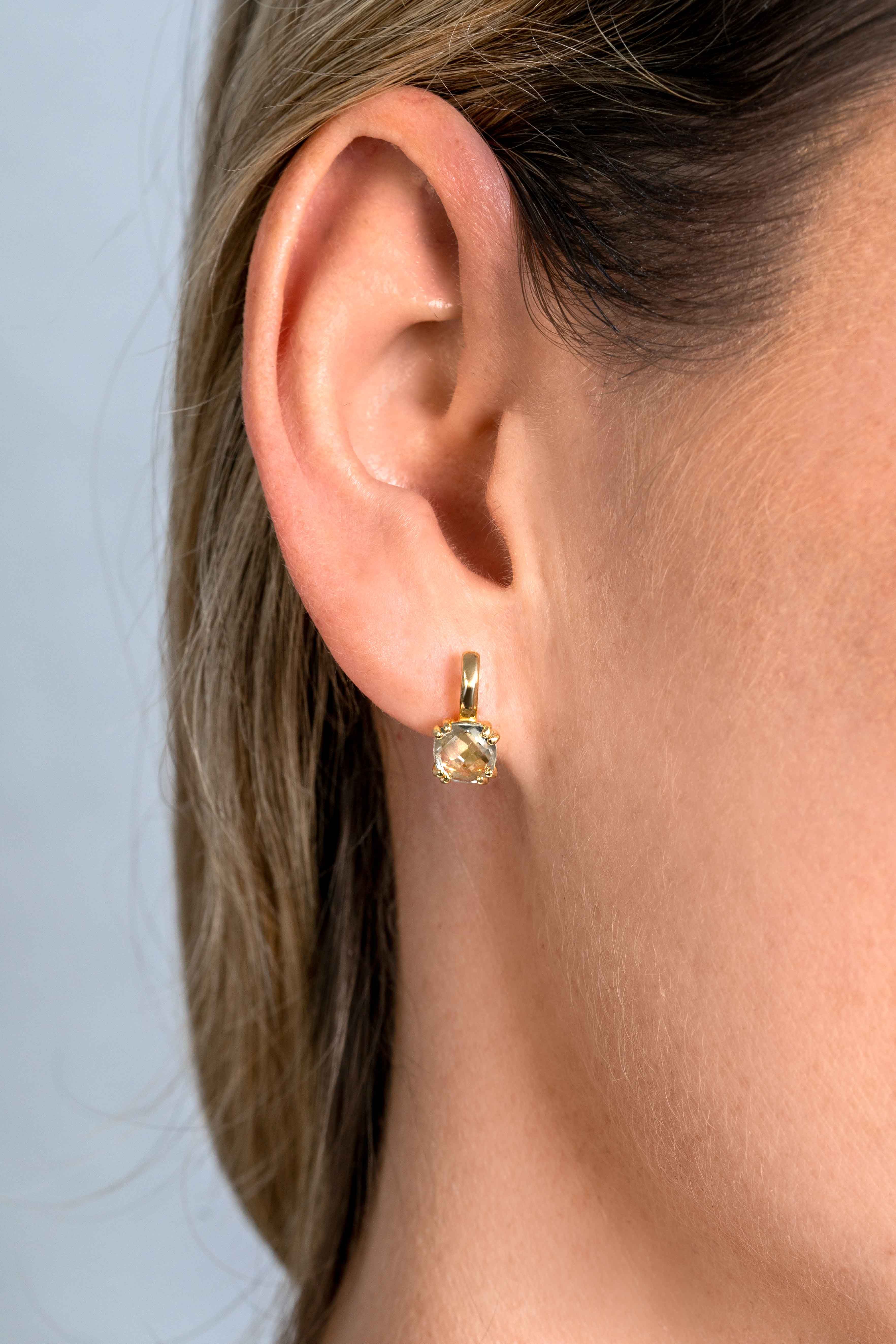 ZINZI GOLD oorstekers met vk groene amethist