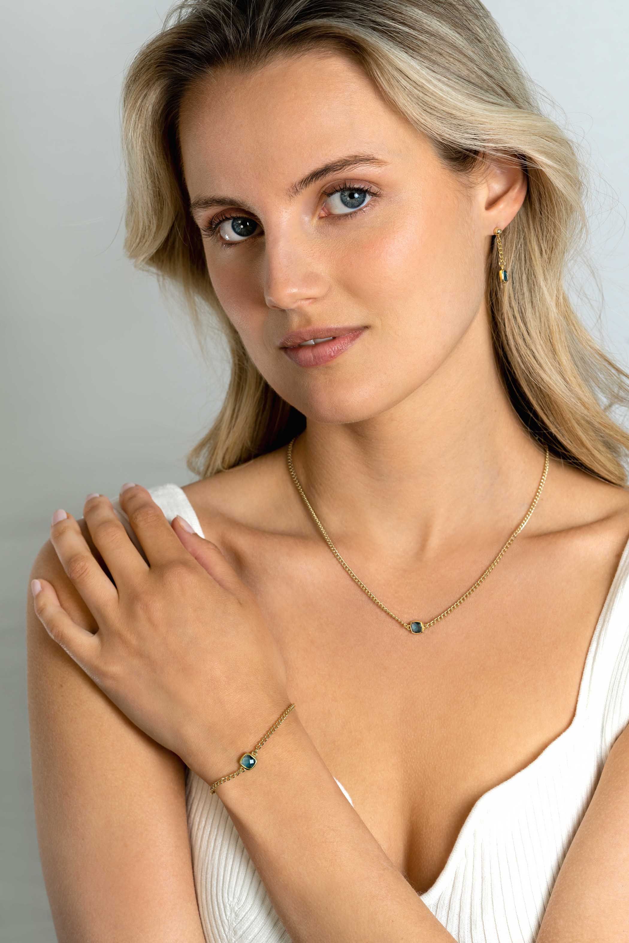 ZINZI zlv. collier gg.verg. grmt. met blauwe vk zirc.
