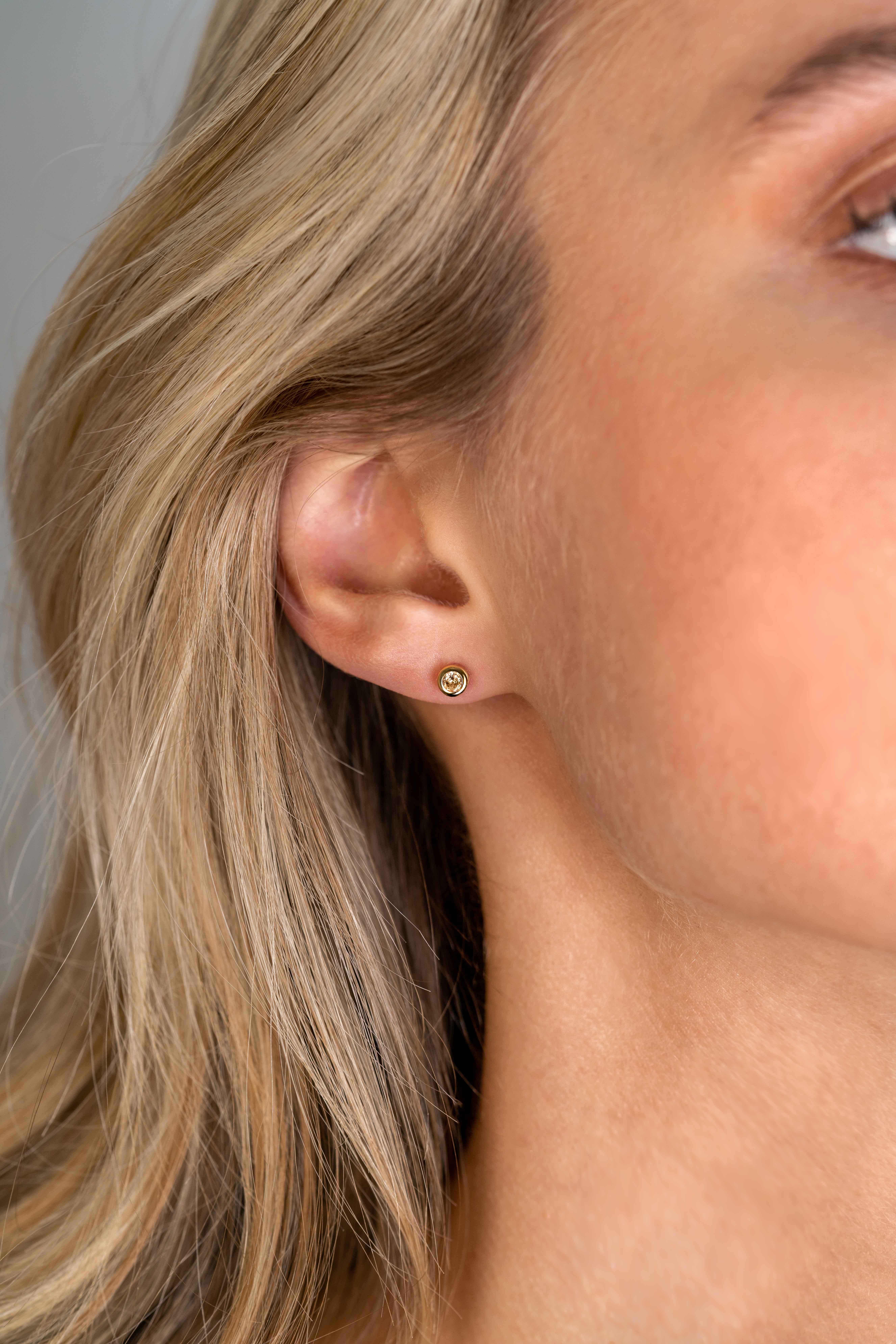 ZINZI zlv. oorknopjes gg.verg.birthstones citrien cz