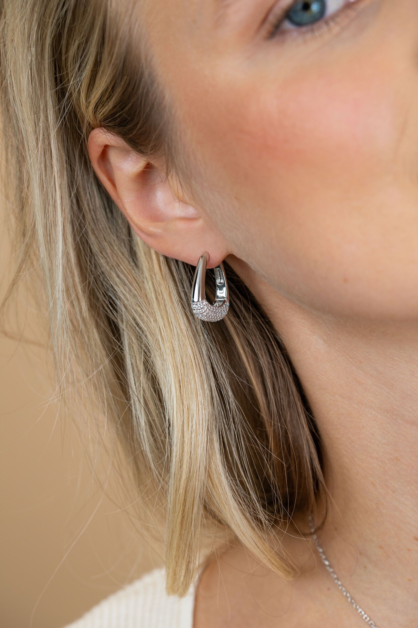 ZINZI zlv. luxe klapcreolen rechthoek afl.pave zirc.