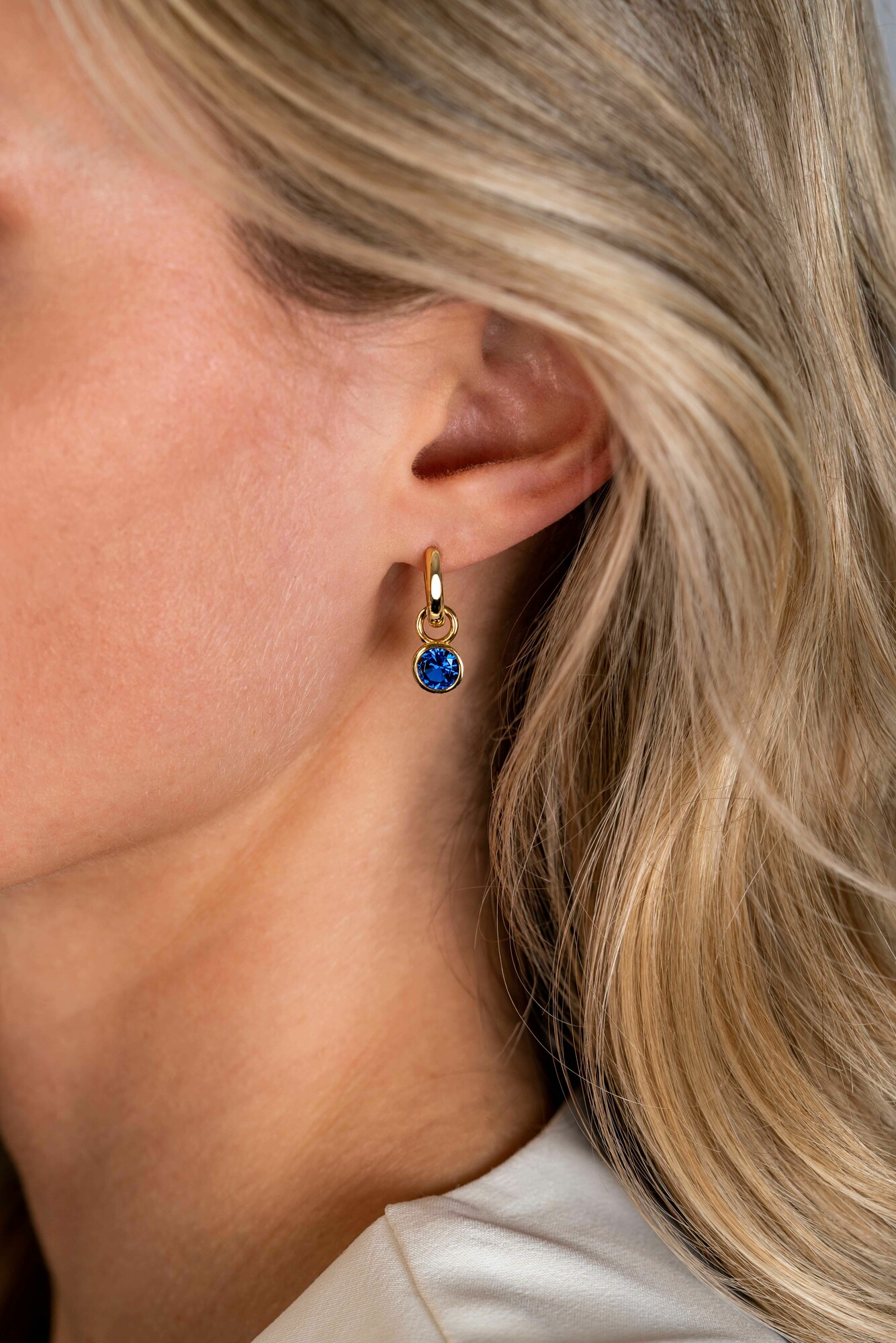 ZINZI zlv.oorbedels gg.verg. birthstones saffier cz