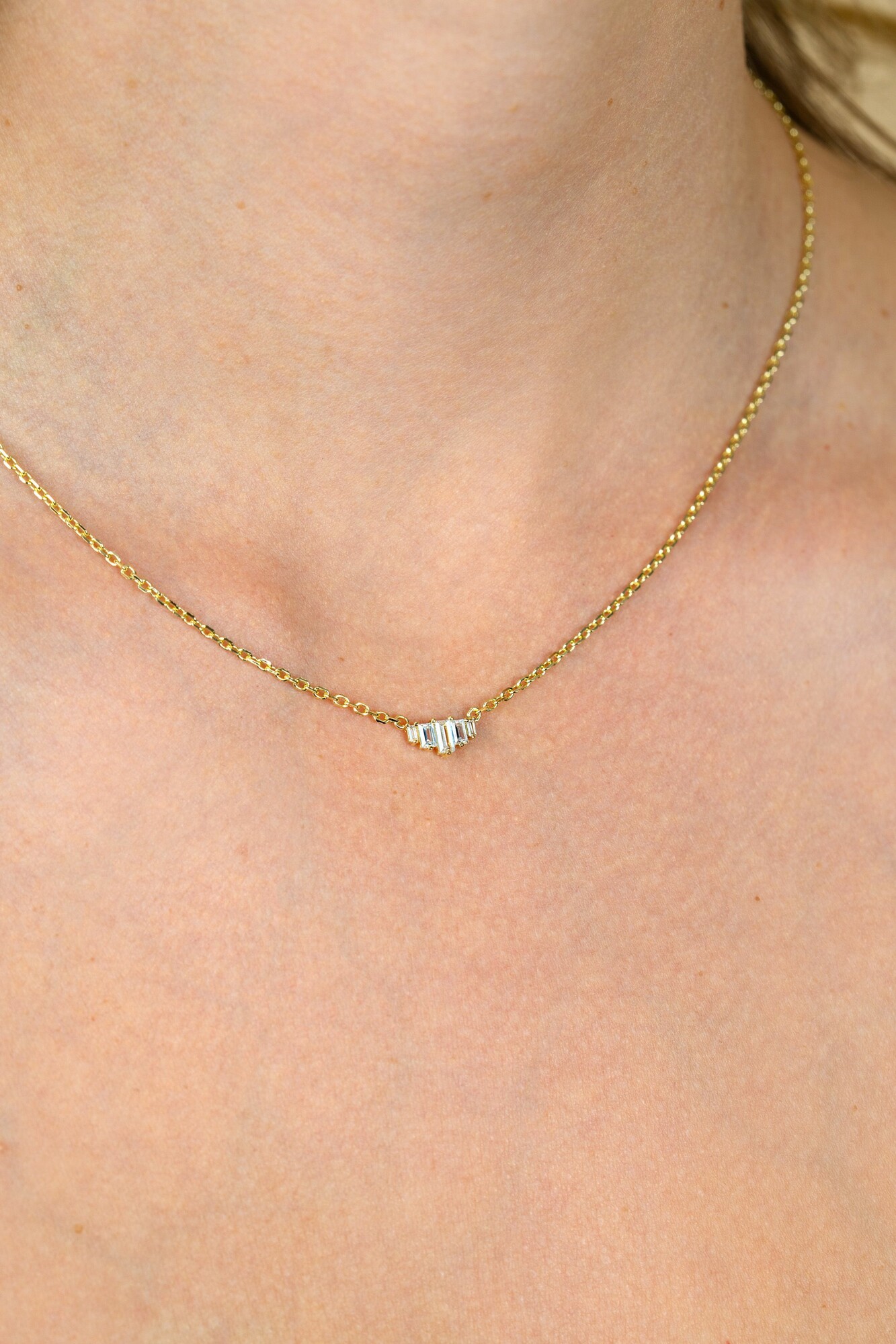 ZINZI zlv. collier gg.verg. met 5 baq.zirc.aflopend