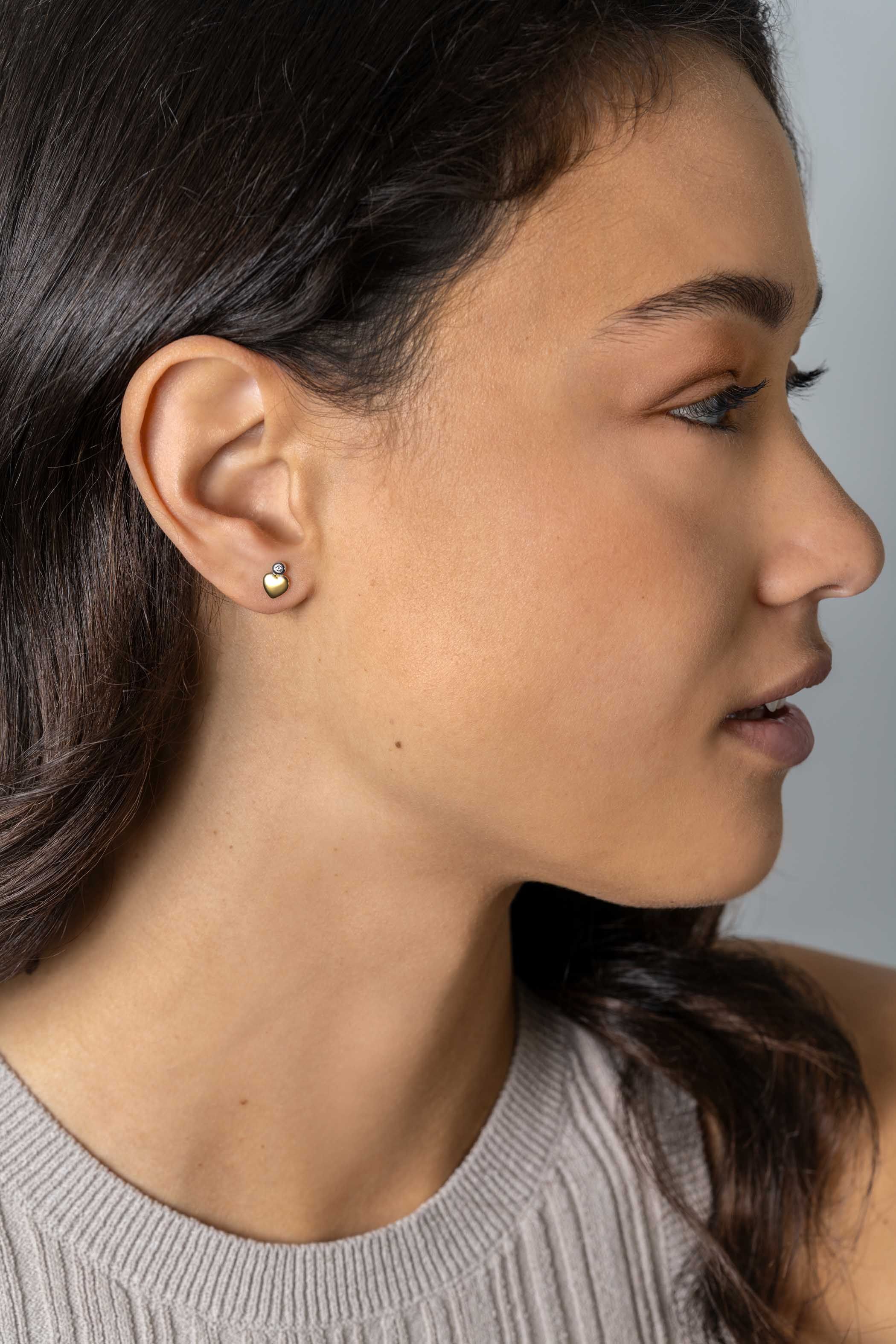 ZINZI zlv. oorknopjes bicolor hart met zirconia
