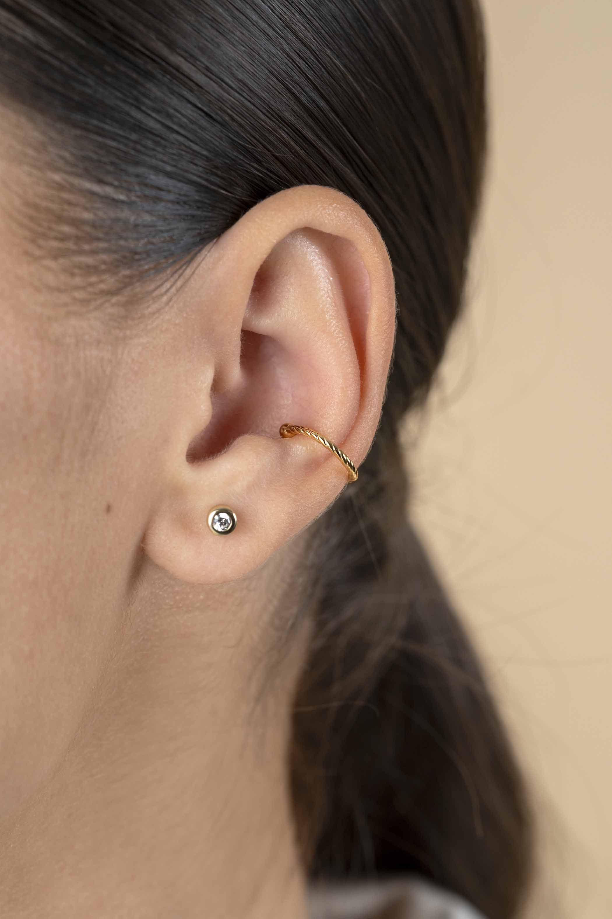 ZINZI zlv. earcuff gg.verg. gedraaid
