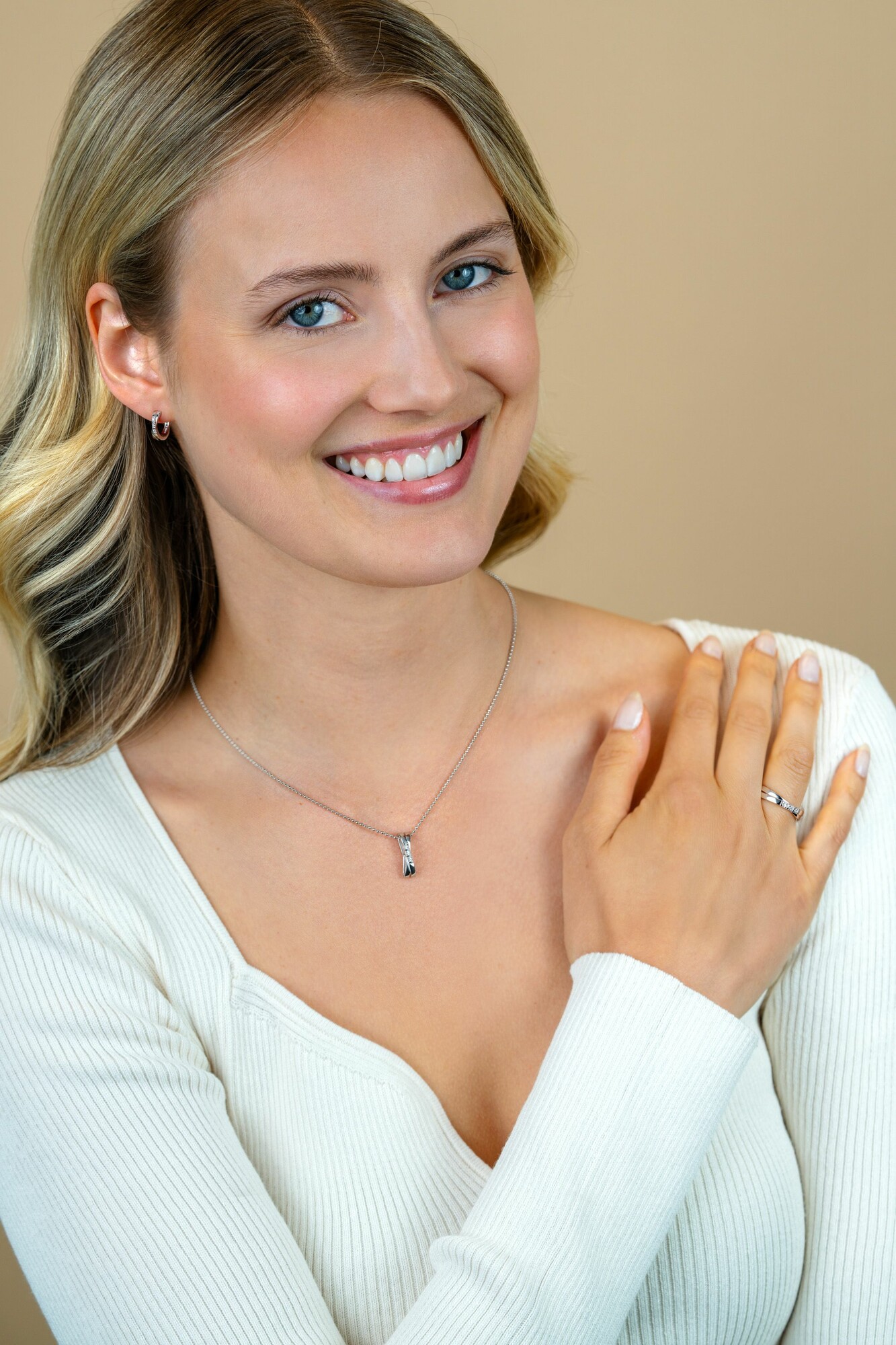 ZINZI silberner Ring überkreuz weiß ZIR2039