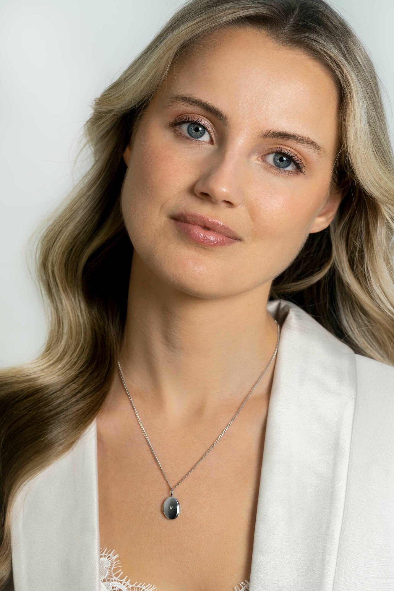 ZINZI zlv.hanger medaillon ovaal met zirconia 15mm