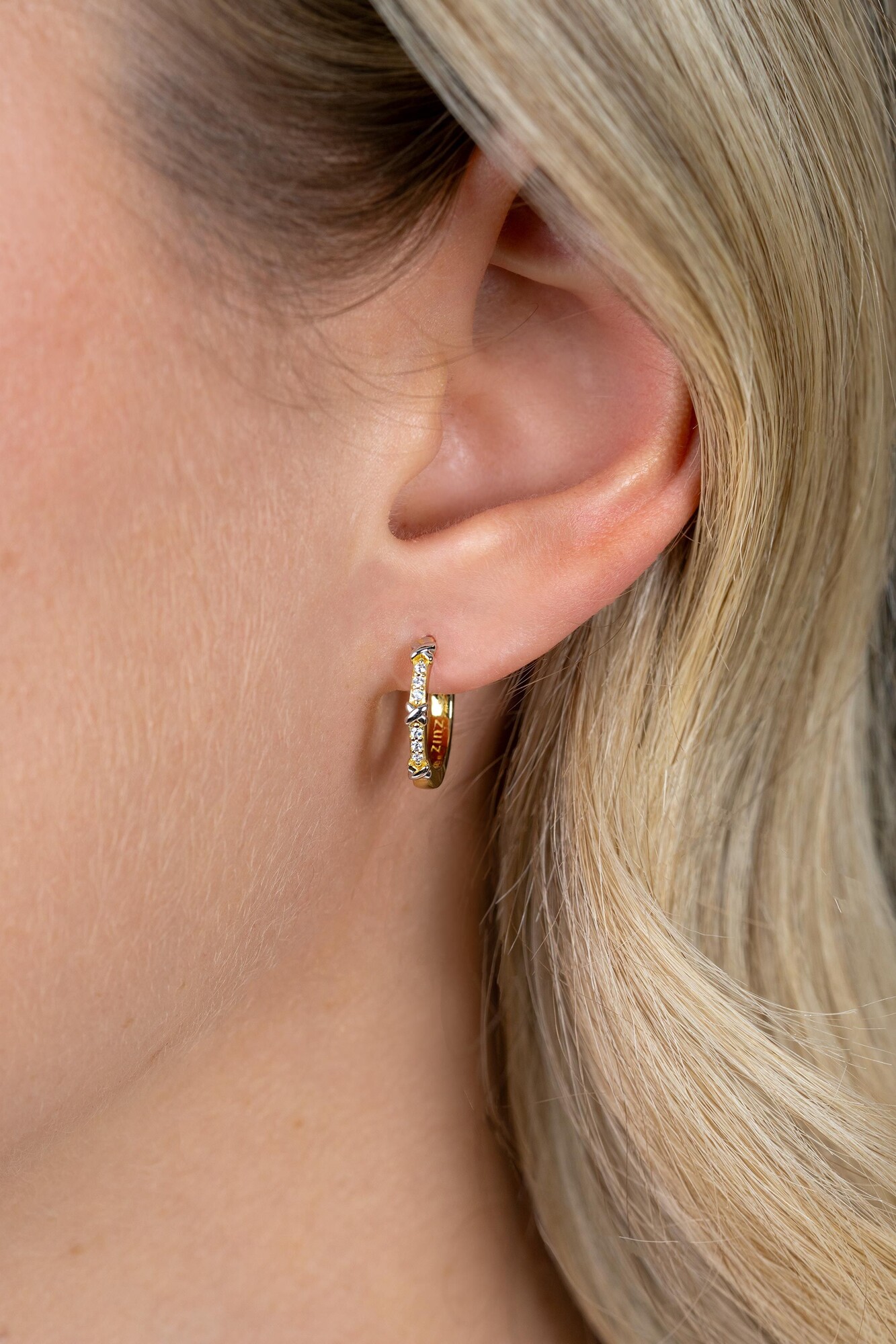 ZINZI zlv. klapcreolen bic. met Xjes en zirconia's