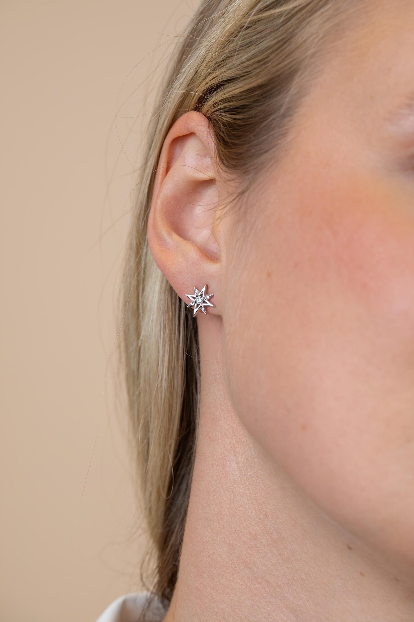 ZINZI zlv. oorknopjes fantasie ster met zirconia's