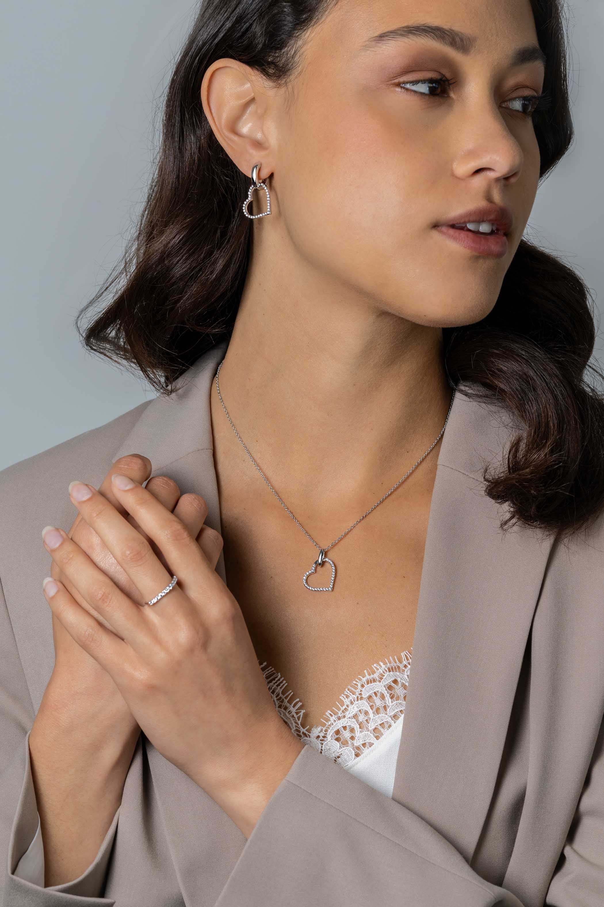 ZINZI zlv. oorbedels open hart groot zirconia's