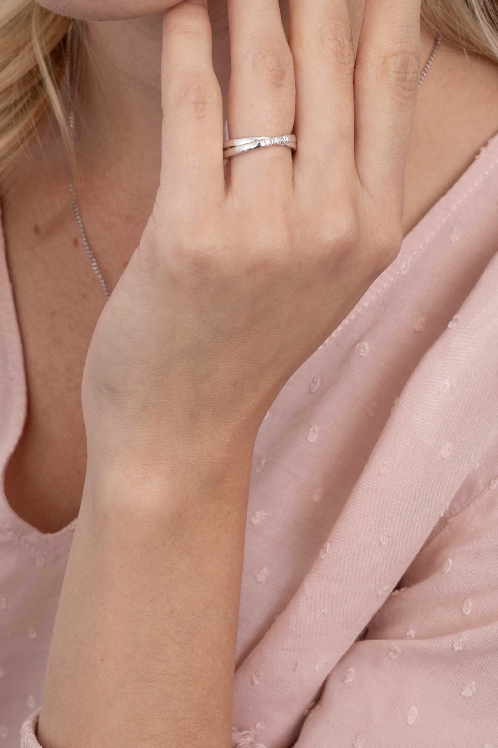 ZINZI silberner Ring überkreuz weiß ZIR2039