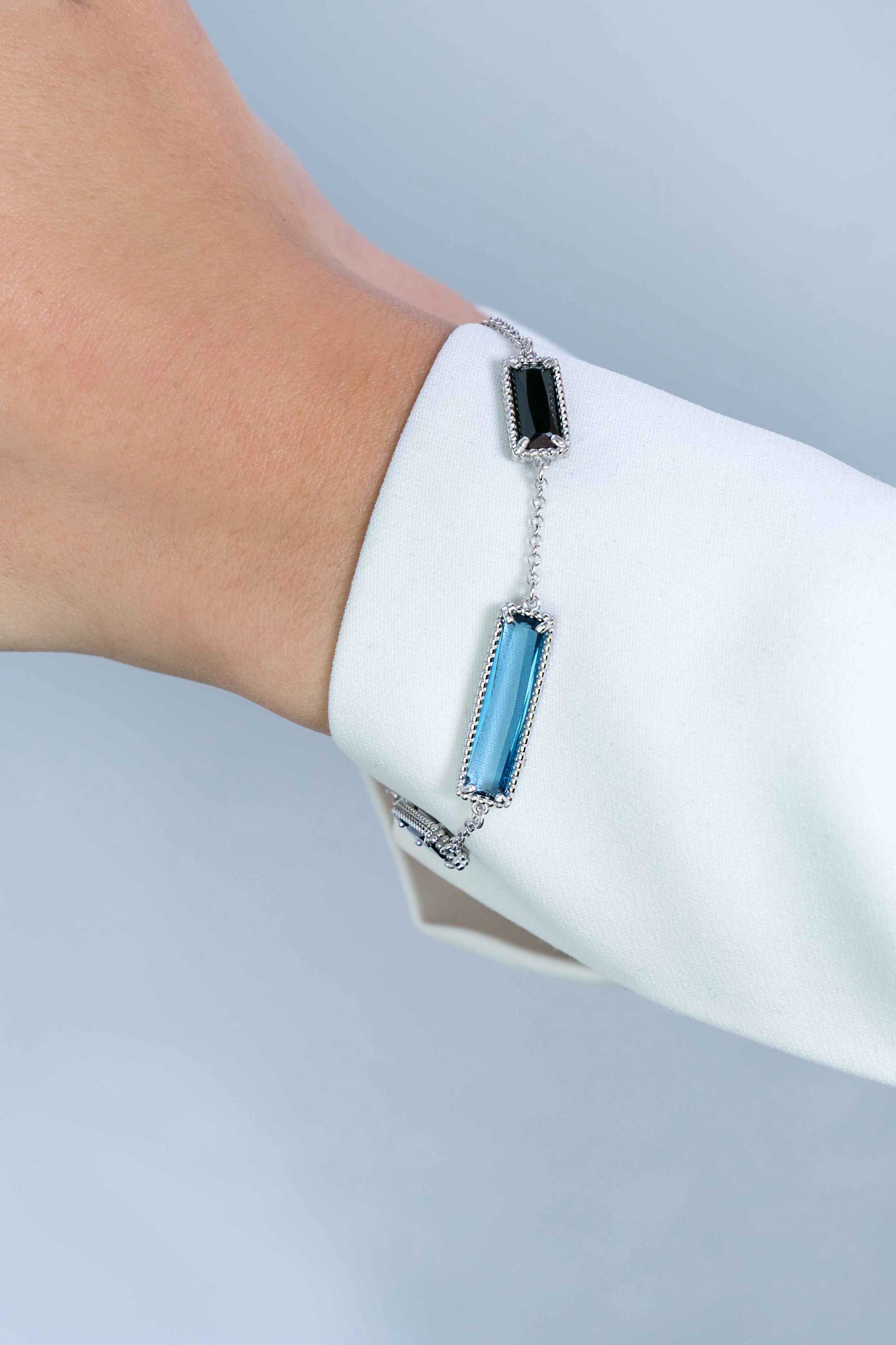 ZINZI silbernes Fantasie Armband mit großen rechteckigen Farbsteinen blau/schwarz 18-21cm ZIA2111