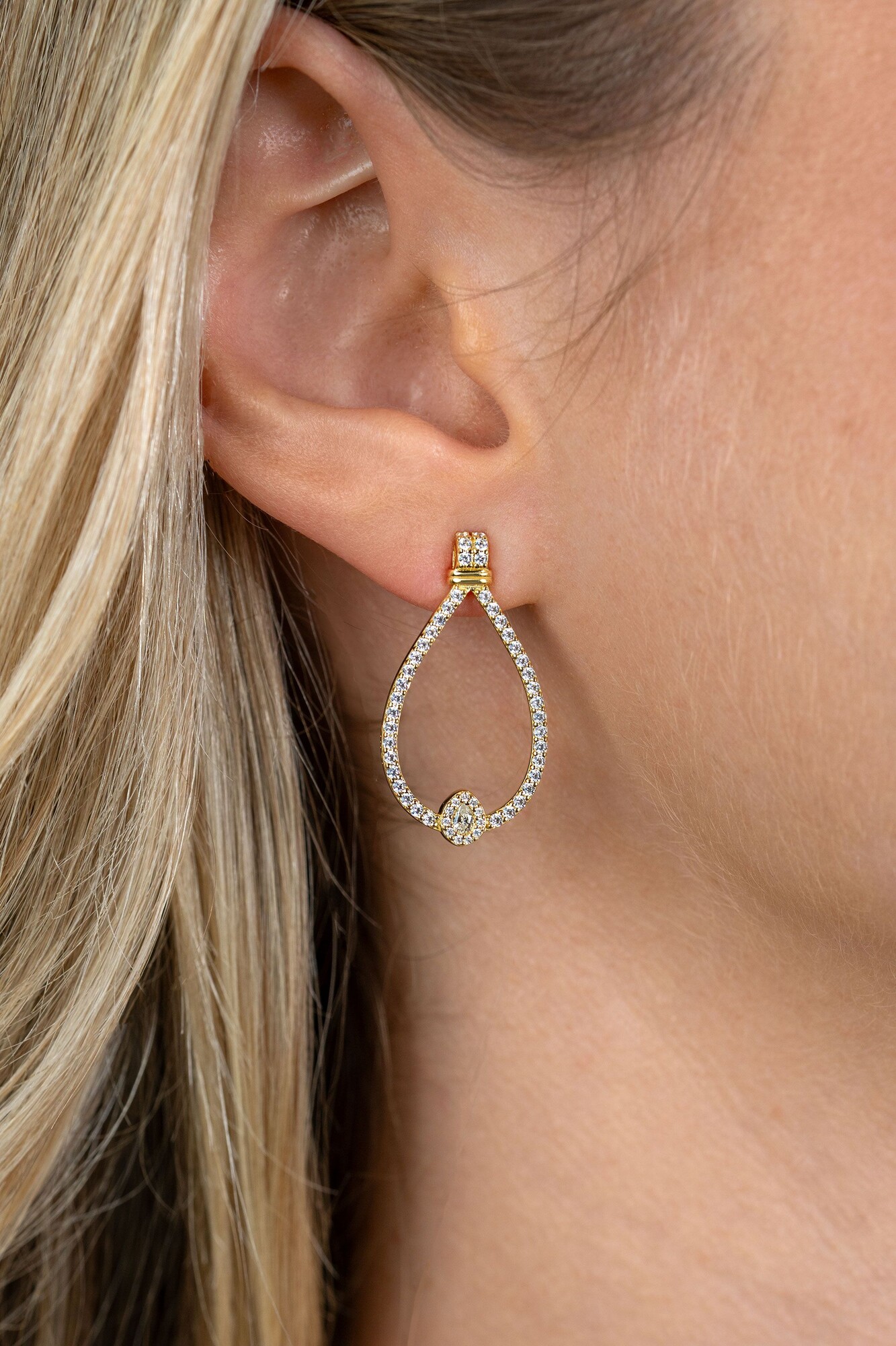 ZINZI zlv. oorstekers gg.verg. ovaal open zirconia's