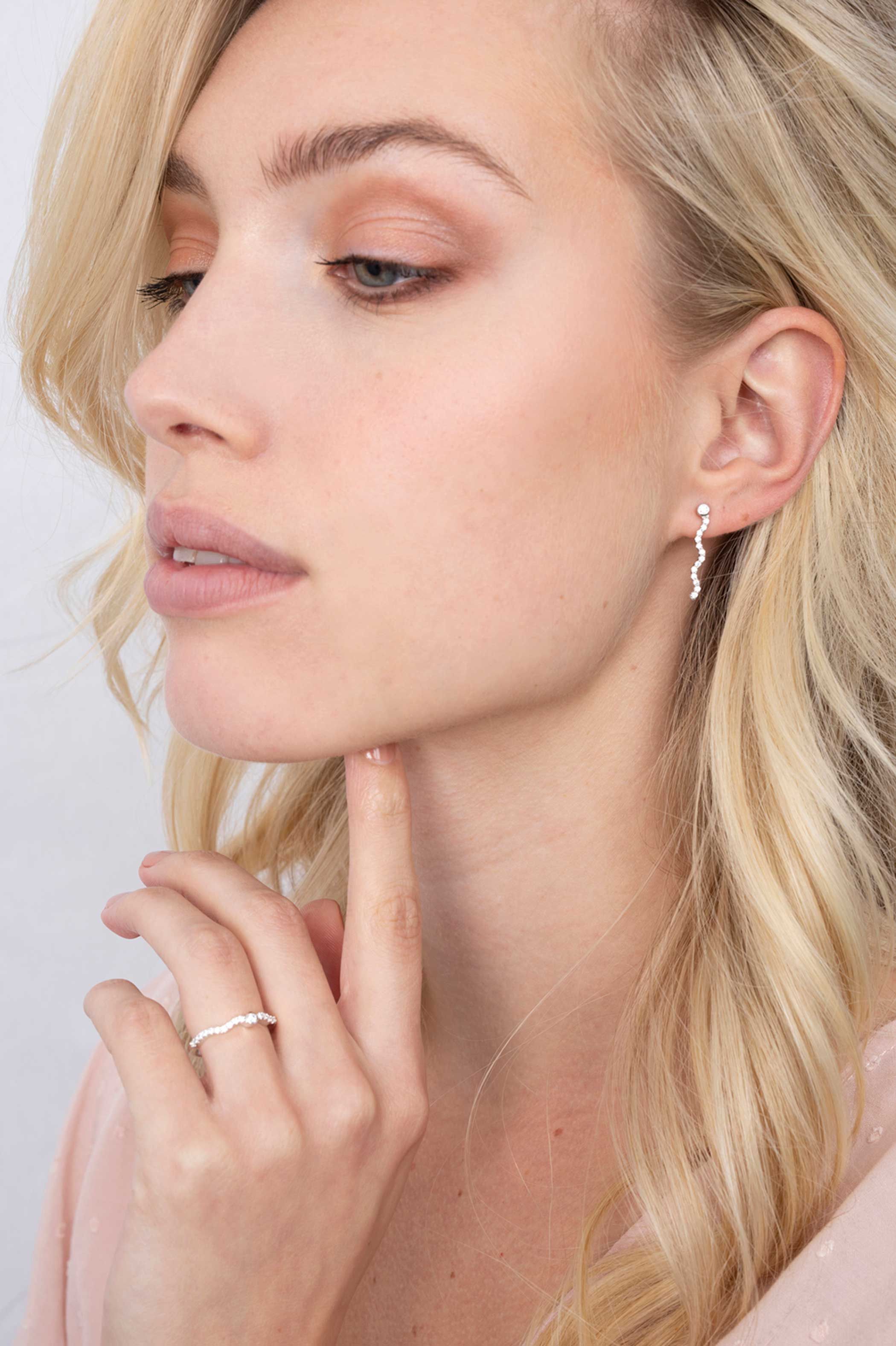 Zinzi silberne Ohrstecker 22mm golvundd 'waves'  weiß  ZIO2014