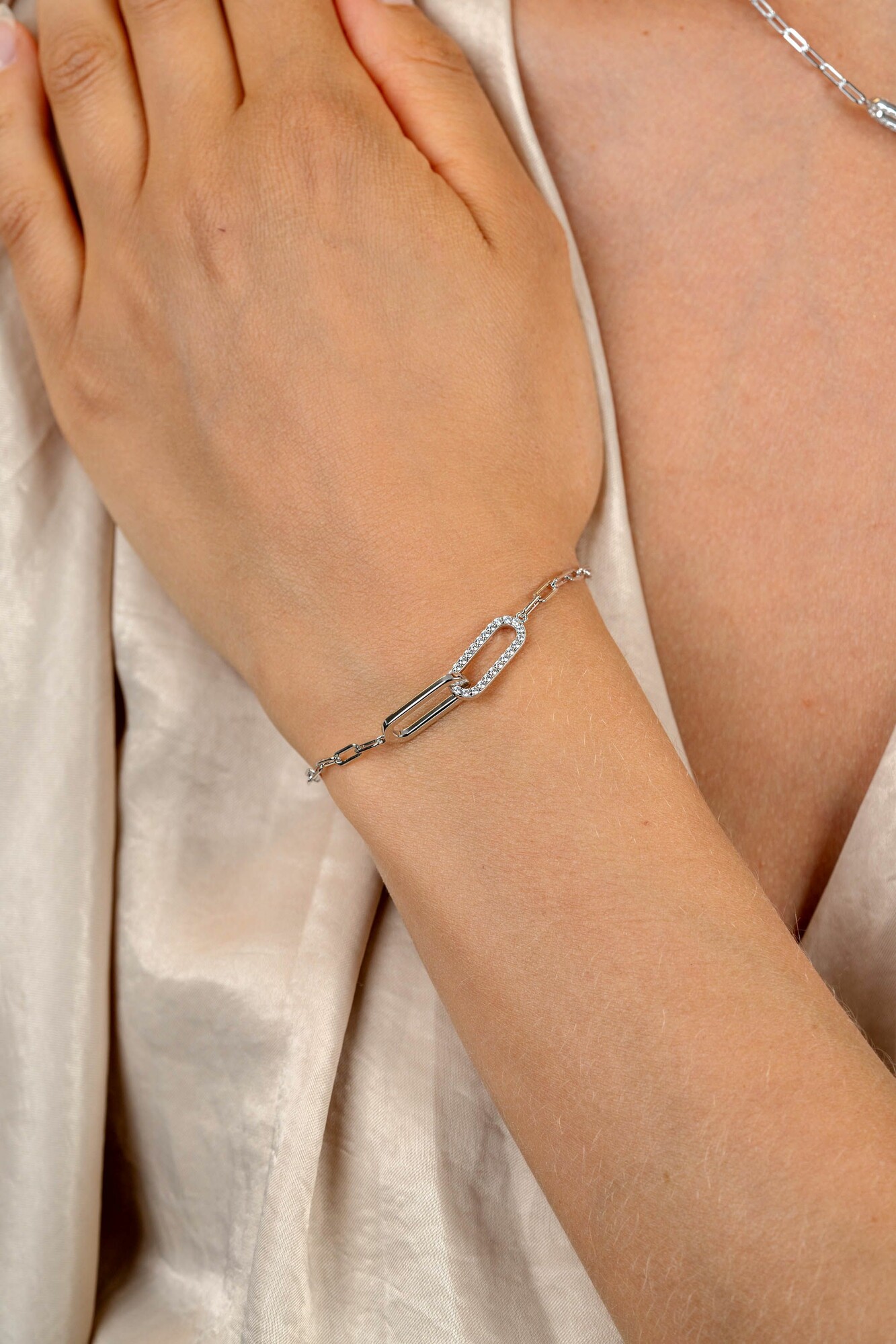 ZINZI Silber Paperclip-Armband mit zwei verbundenen ovalen Gliedern, besetzt mit weißen Zirkonias, 17-20 cm ZIA2690
