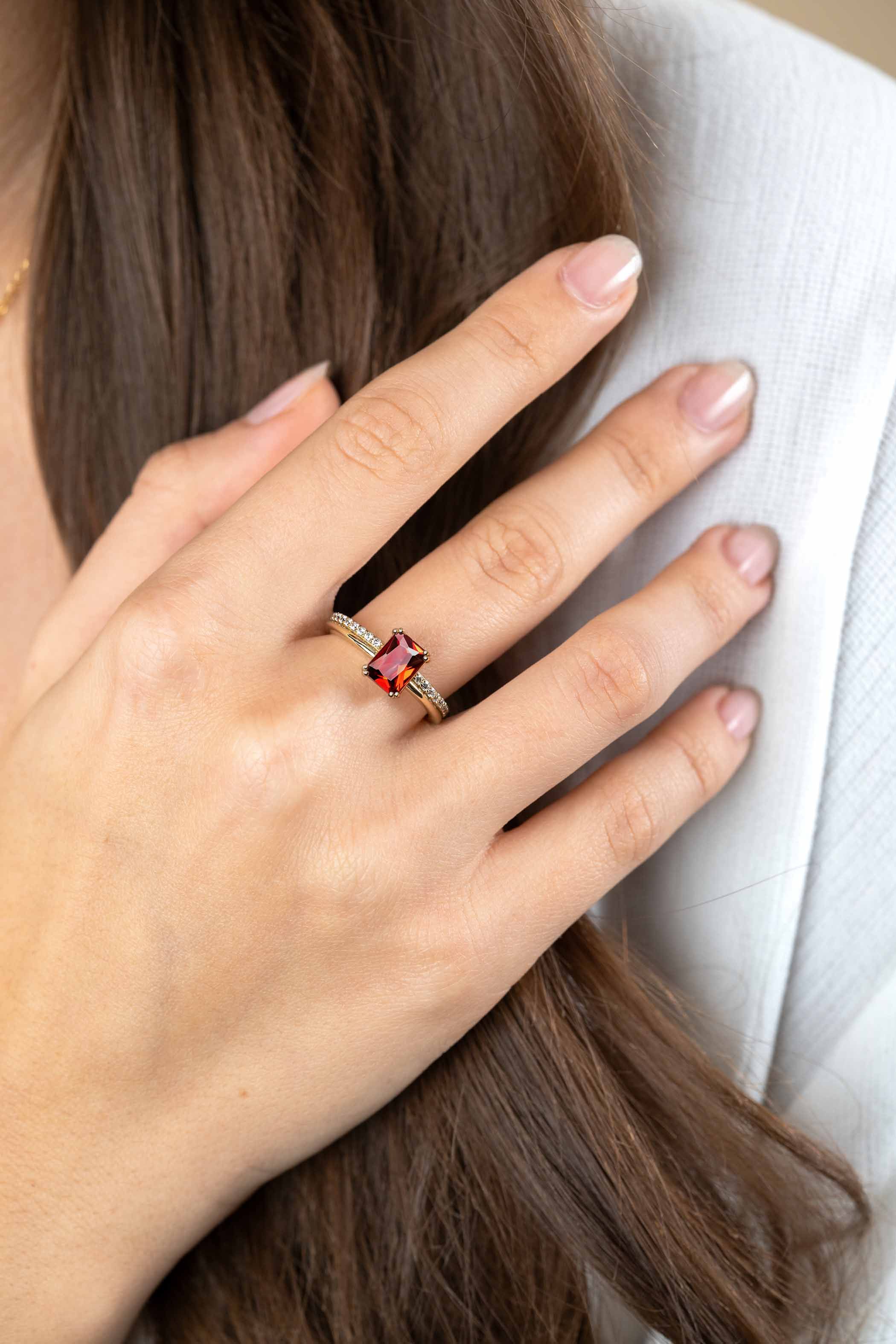 ZINZI zlv. ring gg.verg. rechthoek rood en zirc.mt.60