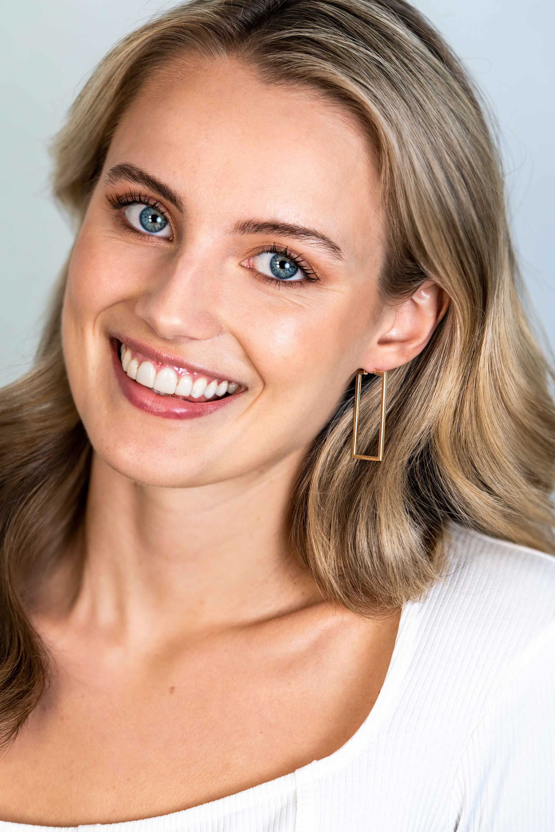 ZINZI * zlv. oorringen geel verguld rechthoek 40x2mm