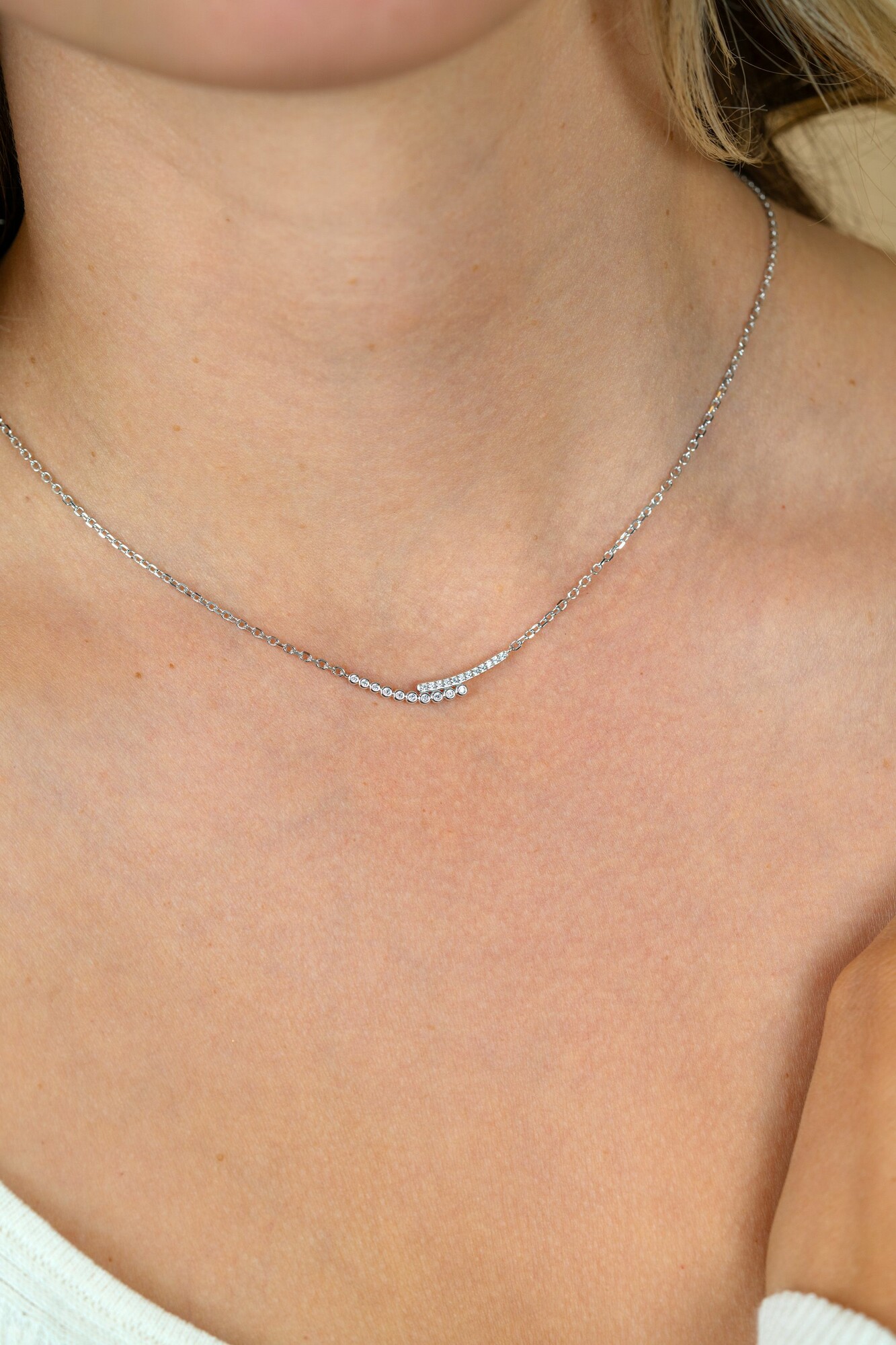 ZINZI zlv. collier slagmodel met zirc.ronde/pootzetting