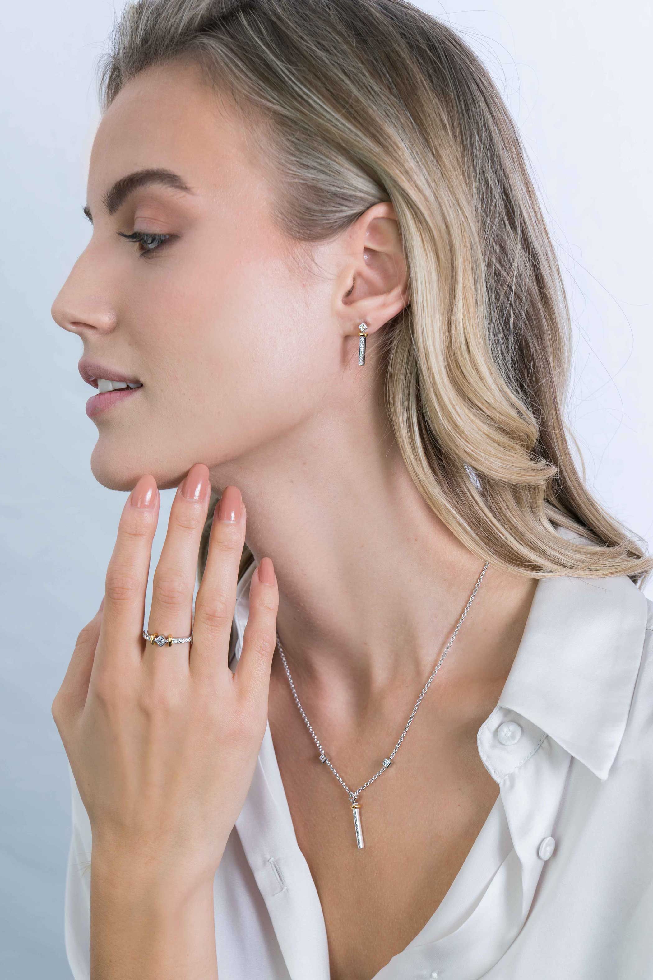 ZINZI silberne zweifarbige Ohrringe 18mm mit Stab Raute weiße Zirkonias ZIO2121